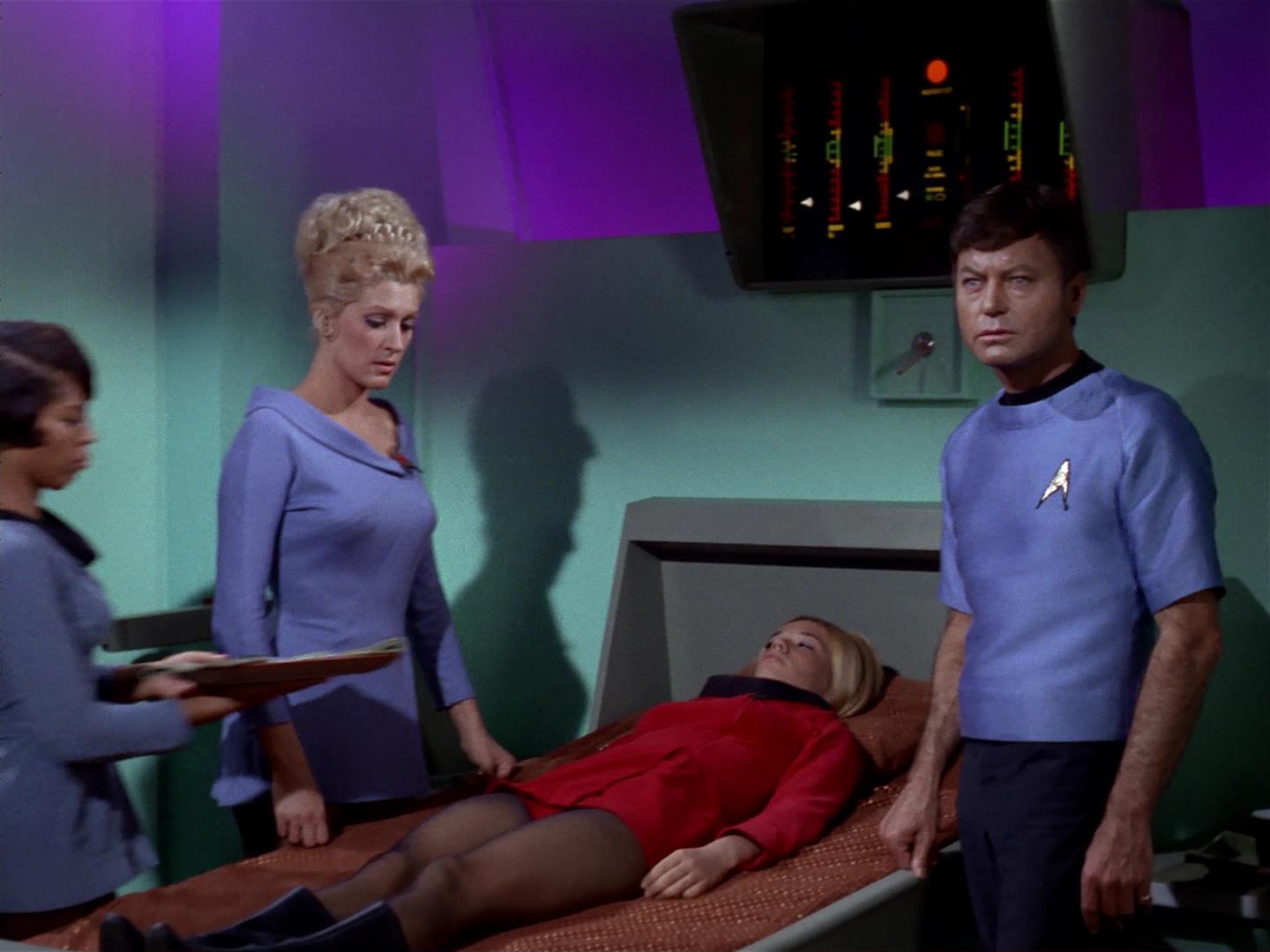 ariane179254_StarTrek_2x18_TheImmunitySyndrome_1157.jpg