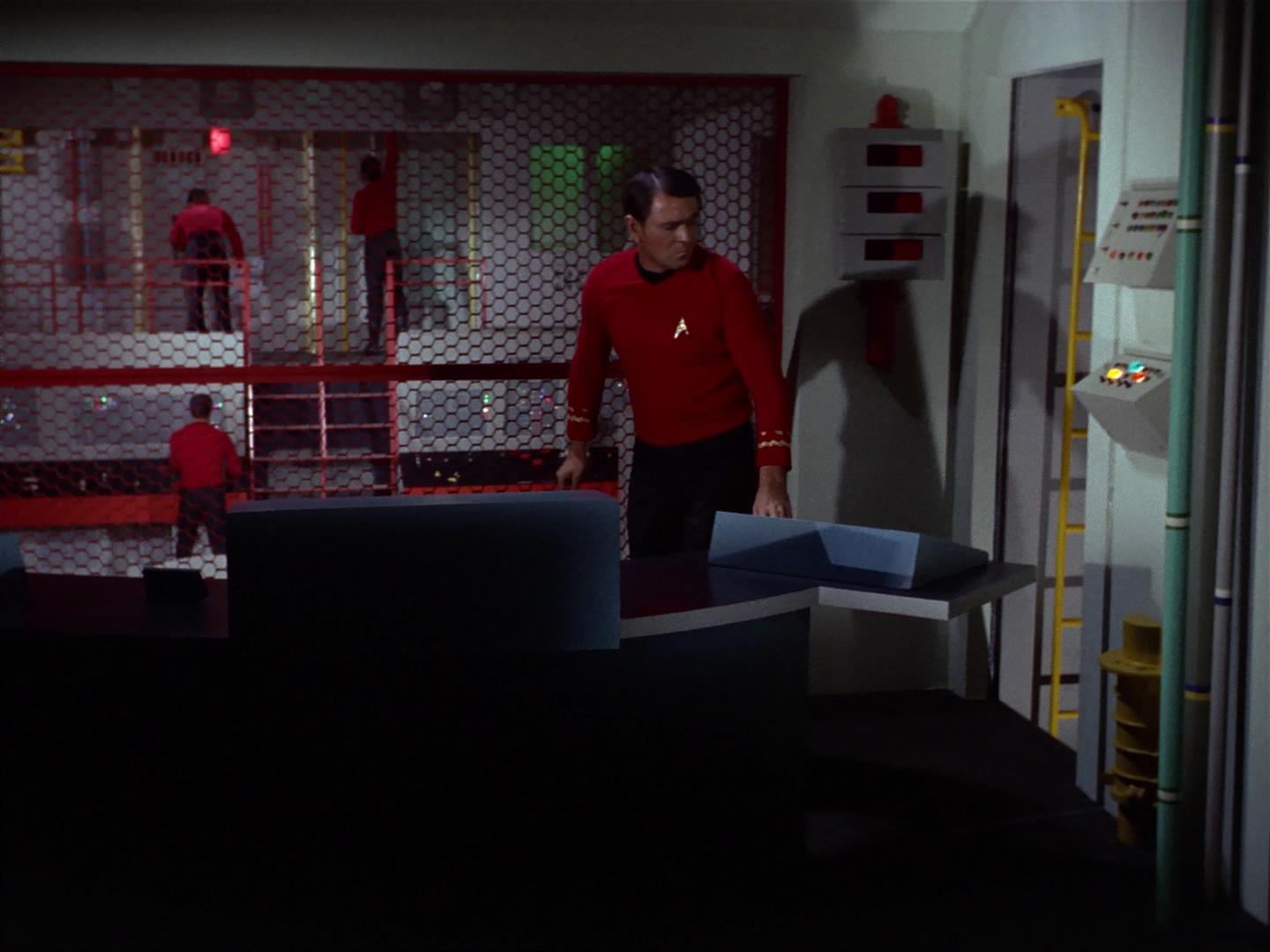 ariane179254_StarTrek_2x18_TheImmunitySyndrome_1347.jpg