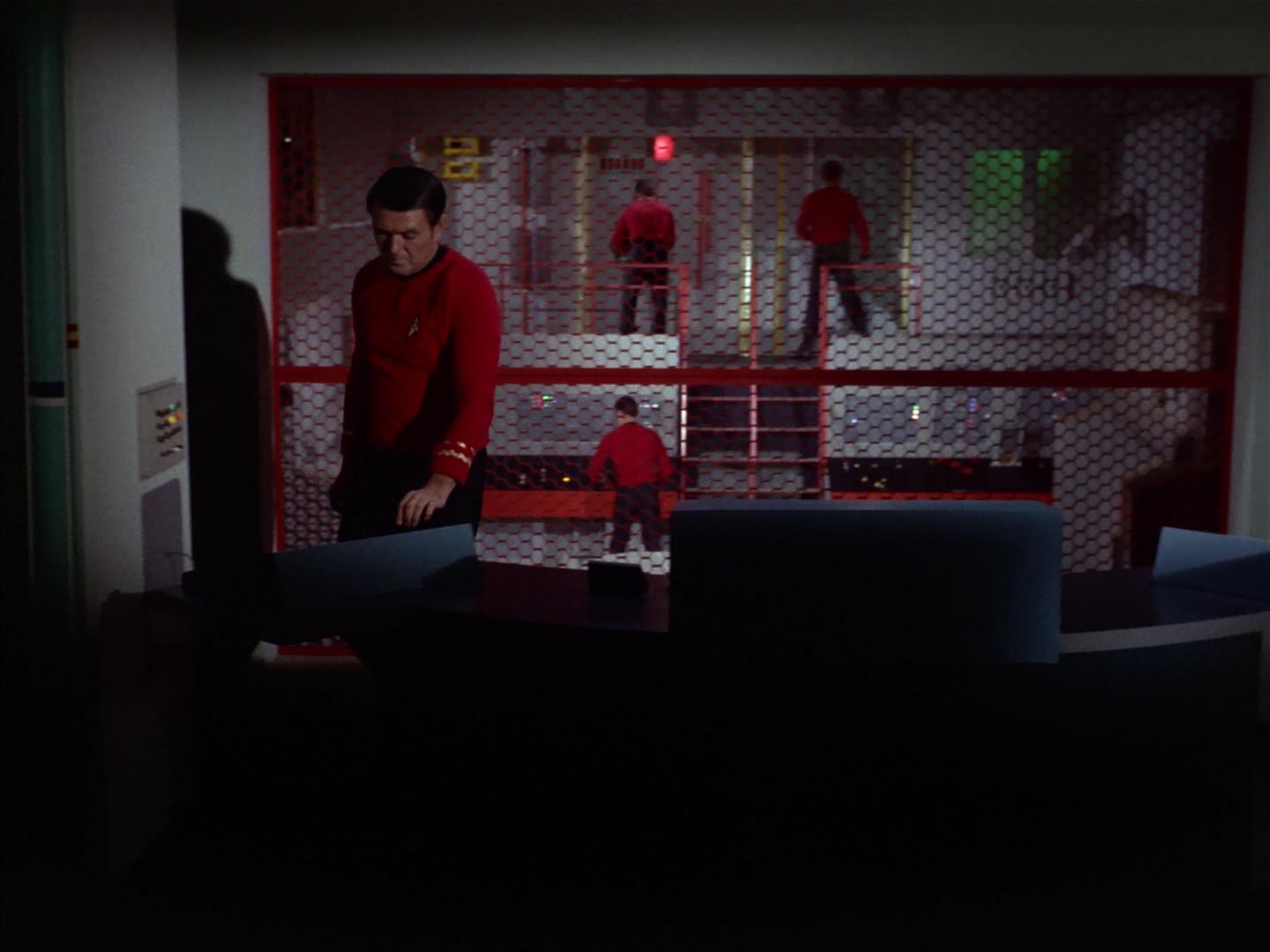 ariane179254_StarTrek_2x18_TheImmunitySyndrome_1349.jpg