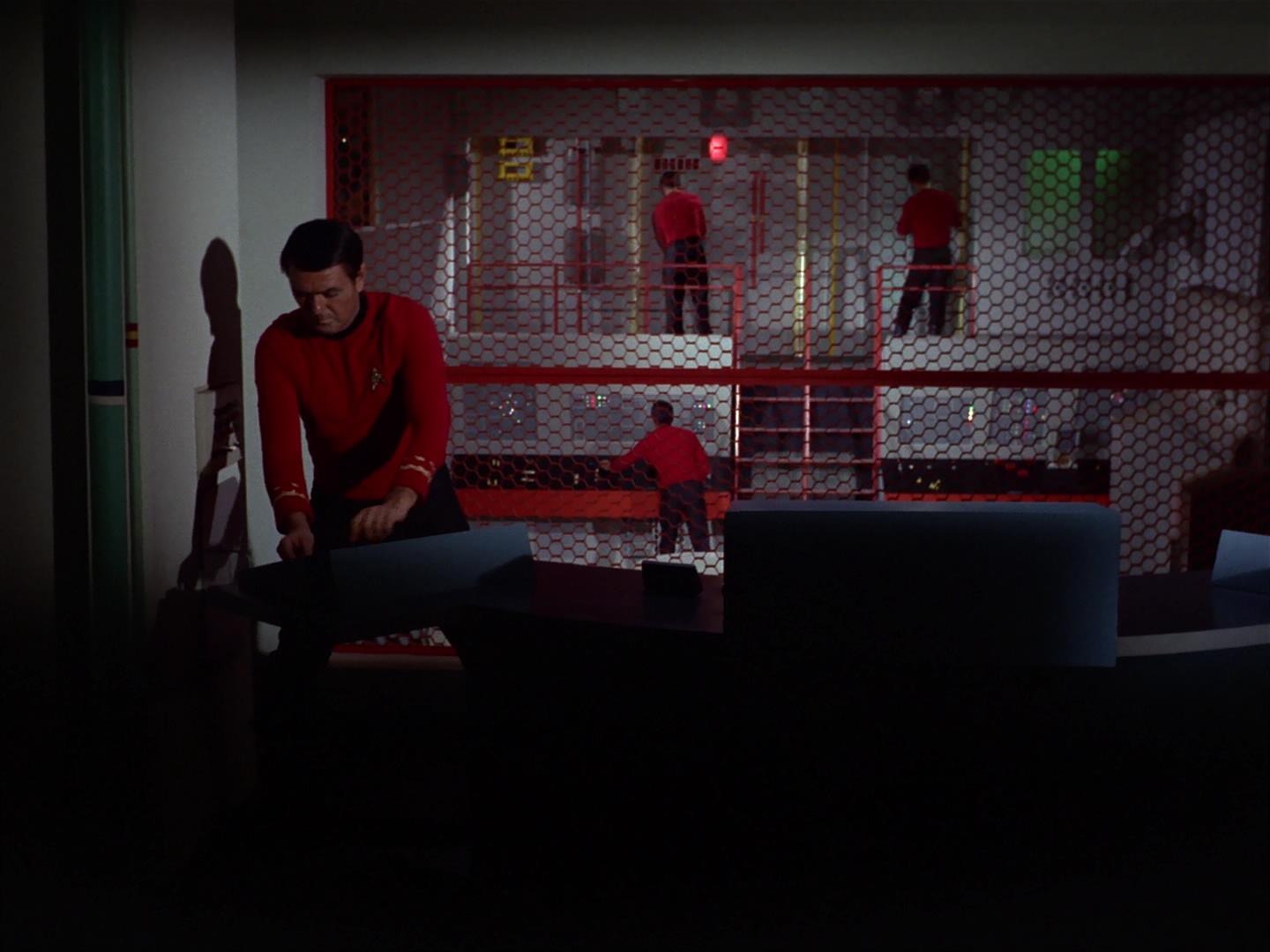 ariane179254_StarTrek_2x18_TheImmunitySyndrome_1350.jpg