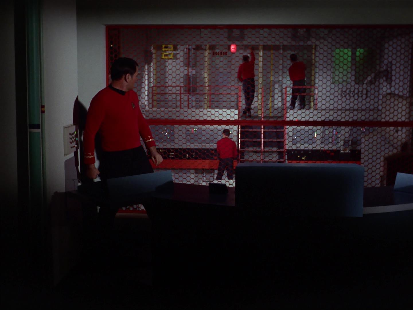 ariane179254_StarTrek_2x18_TheImmunitySyndrome_1354.jpg