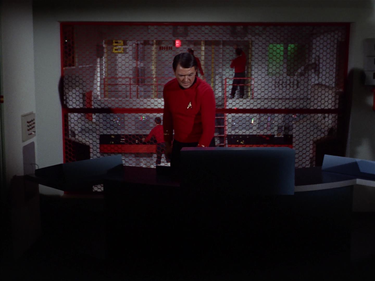 ariane179254_StarTrek_2x18_TheImmunitySyndrome_1356.jpg