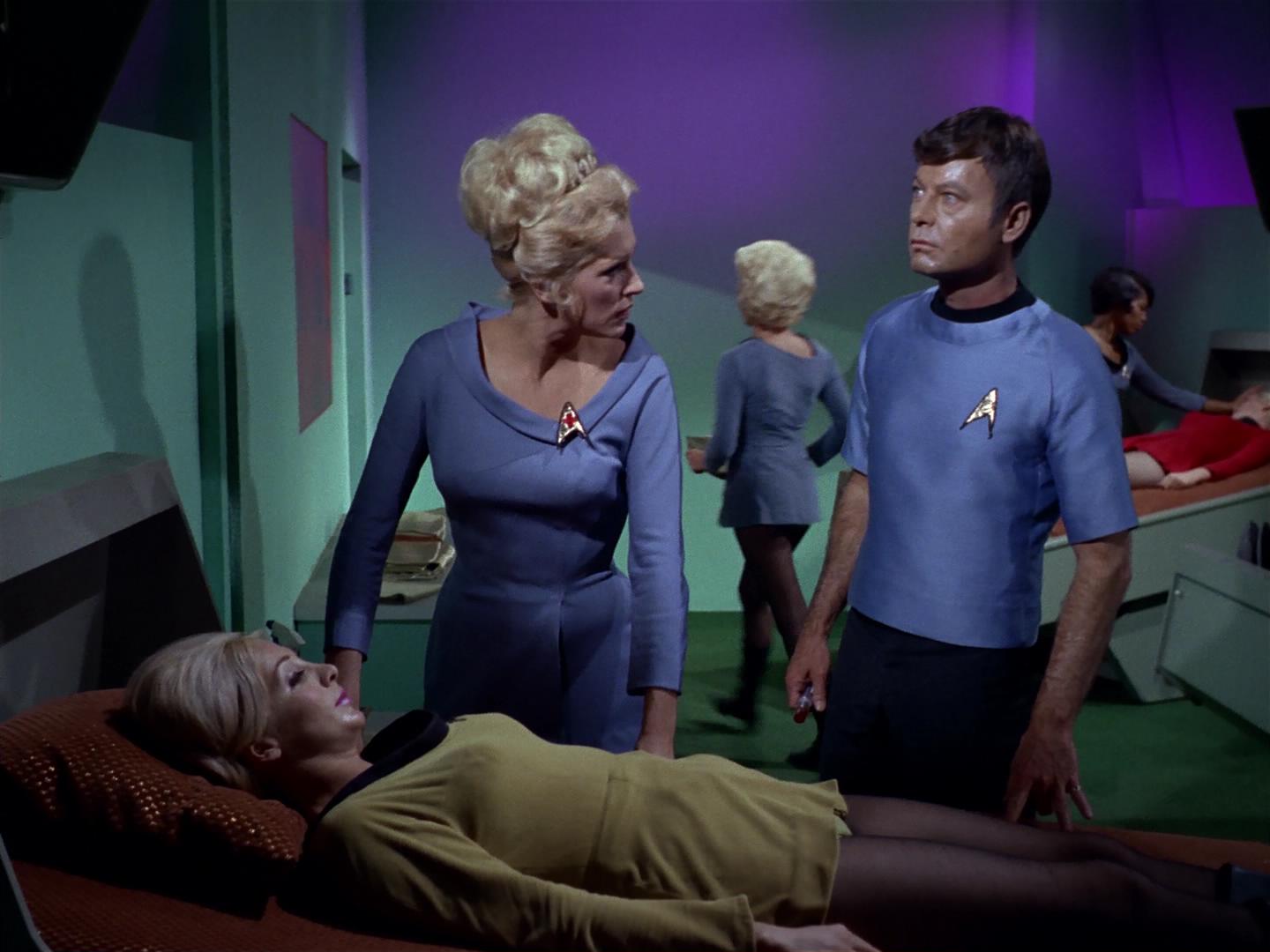 ariane179254_StarTrek_2x18_TheImmunitySyndrome_1385.jpg