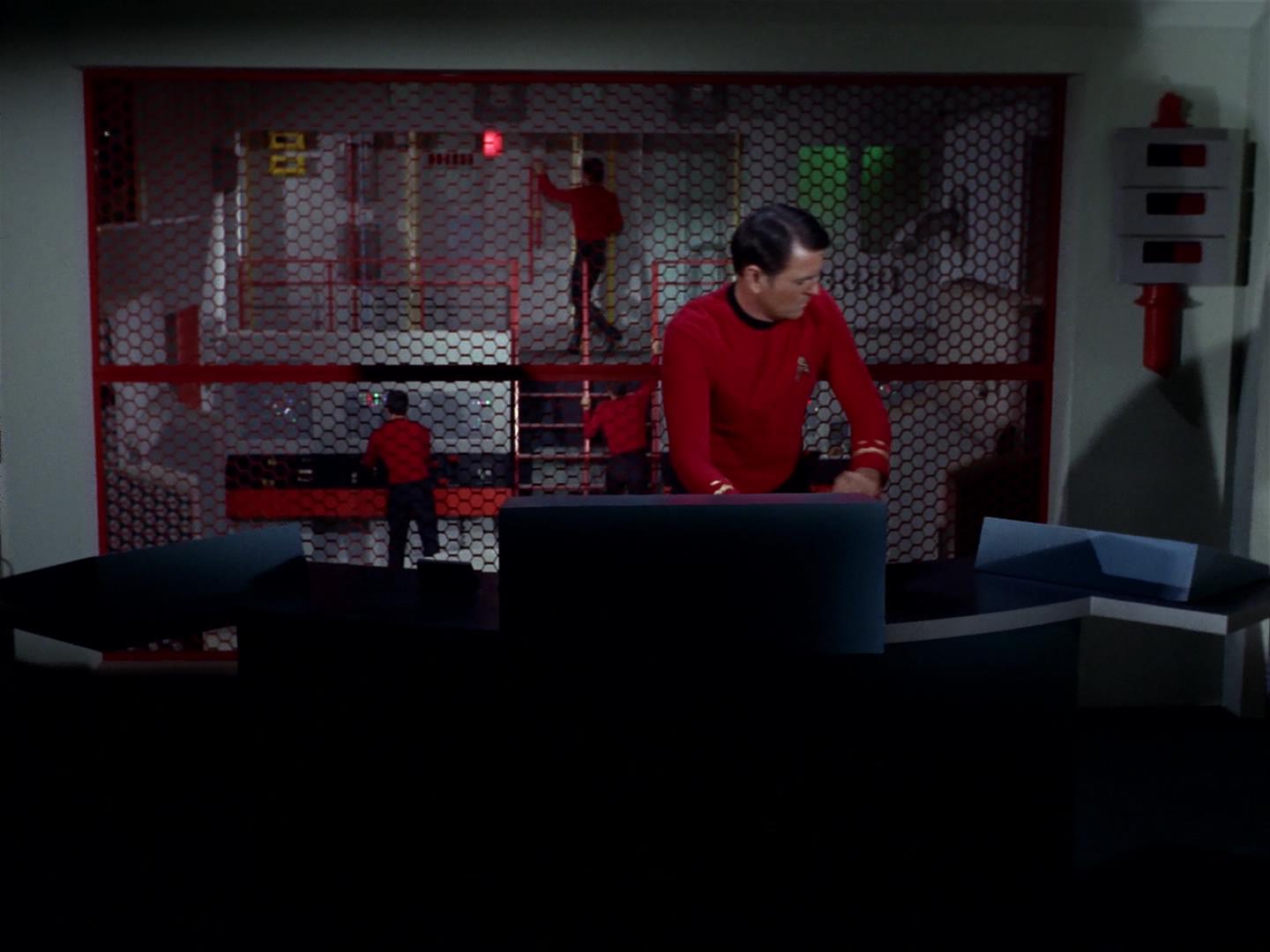 ariane179254_StarTrek_2x18_TheImmunitySyndrome_1386.jpg
