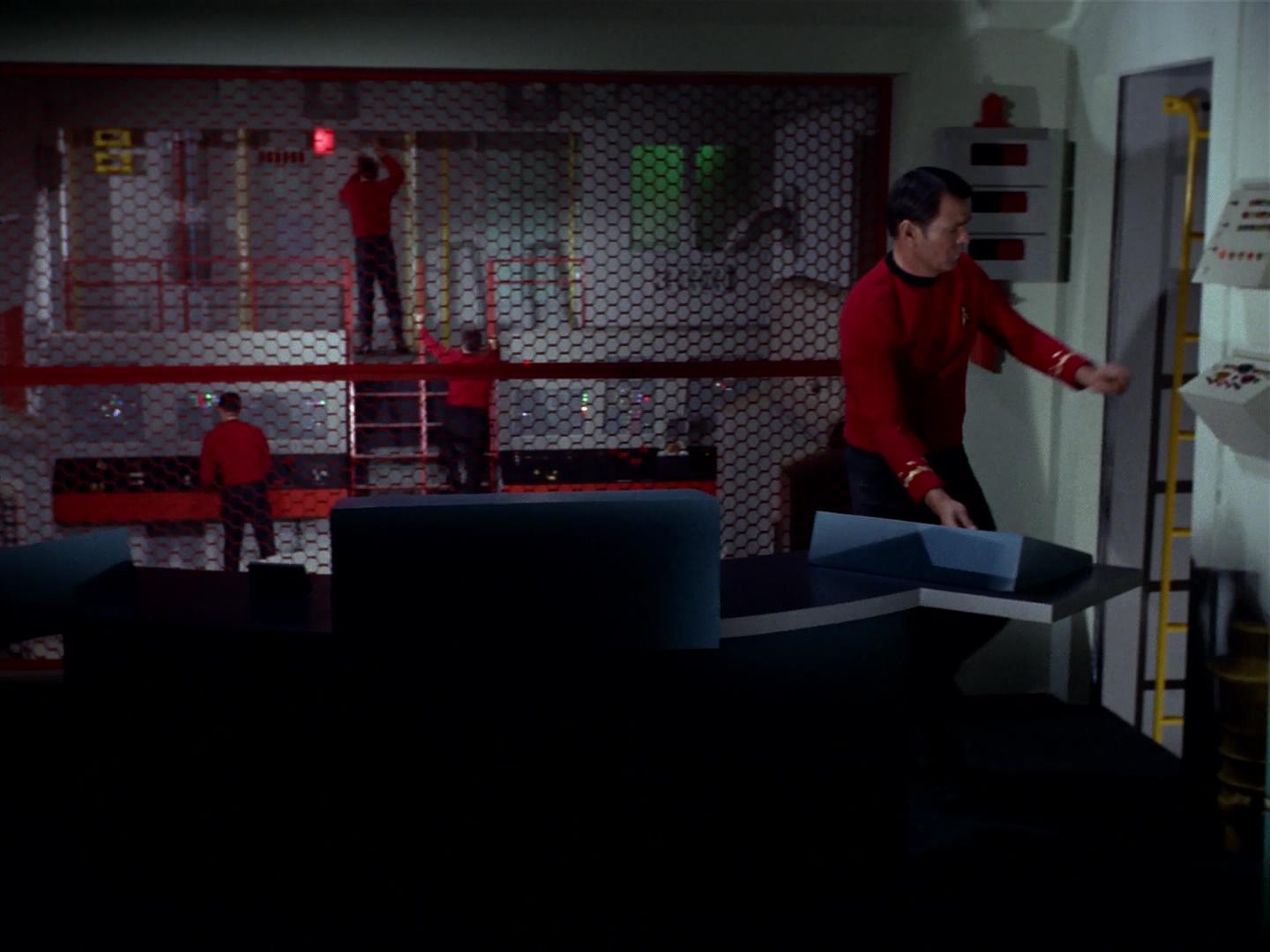 ariane179254_StarTrek_2x18_TheImmunitySyndrome_1387.jpg