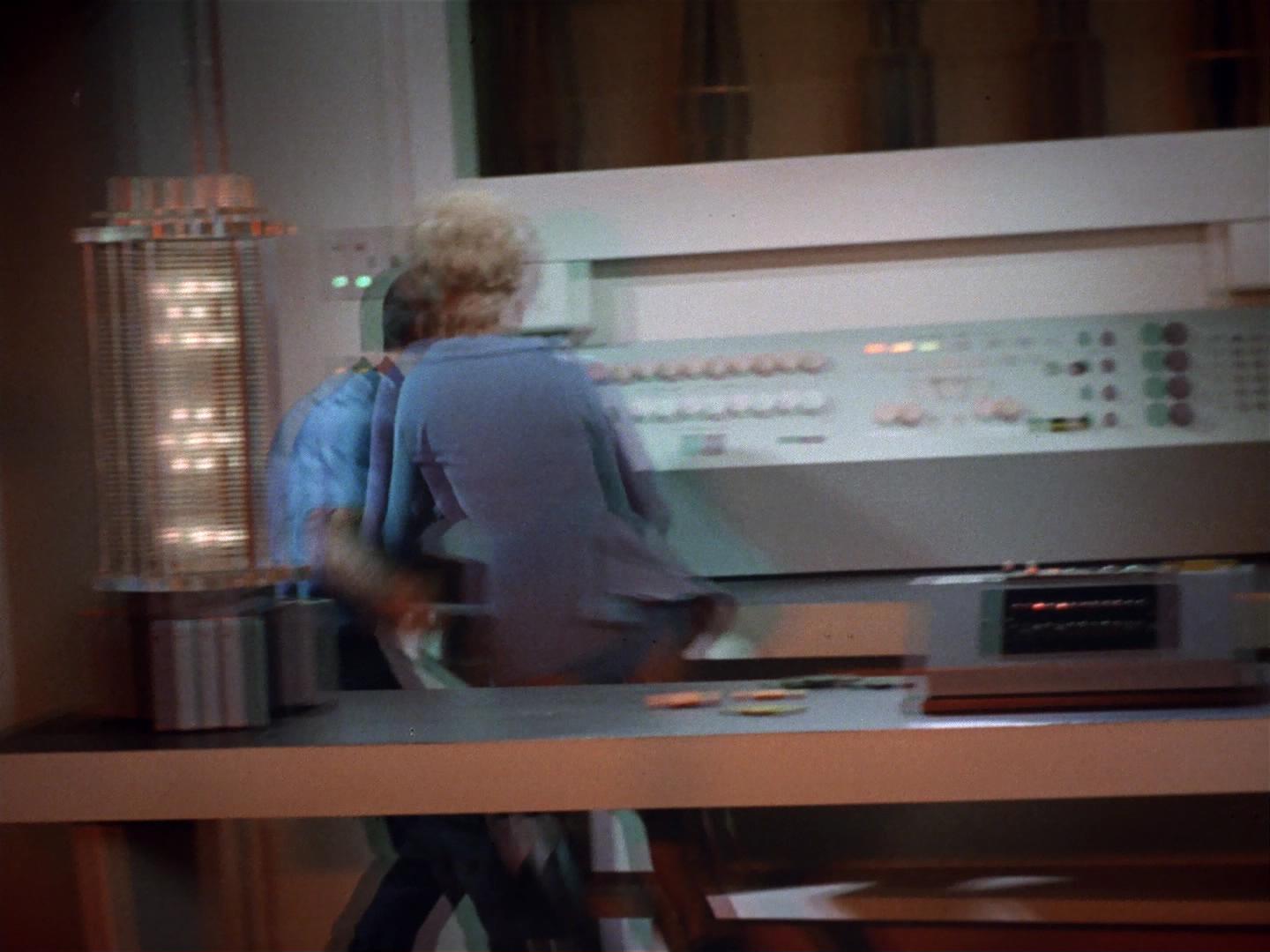 ariane179254_StarTrek_2x18_TheImmunitySyndrome_1417.jpg
