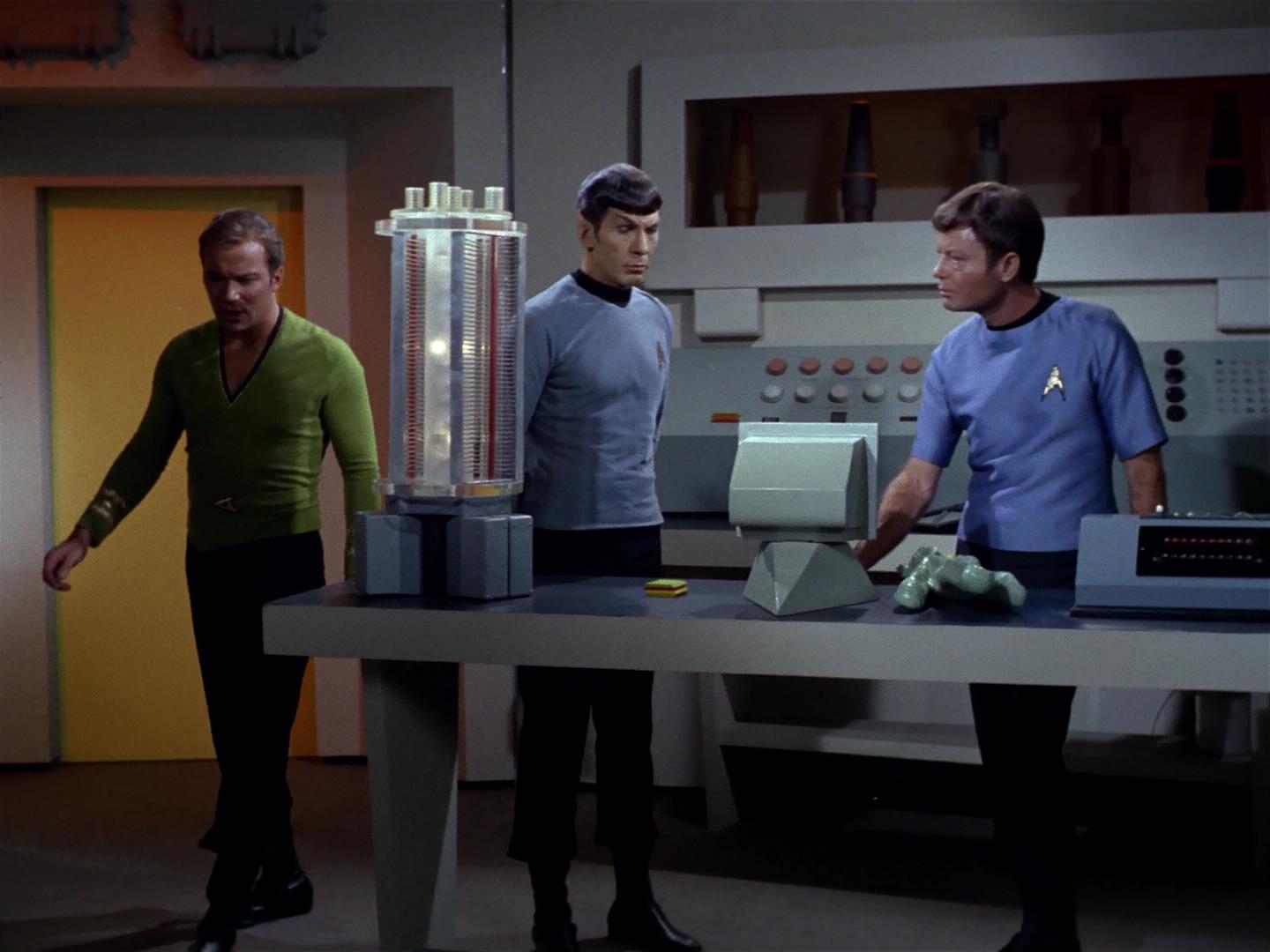 ariane179254_StarTrek_2x18_TheImmunitySyndrome_1687.jpg