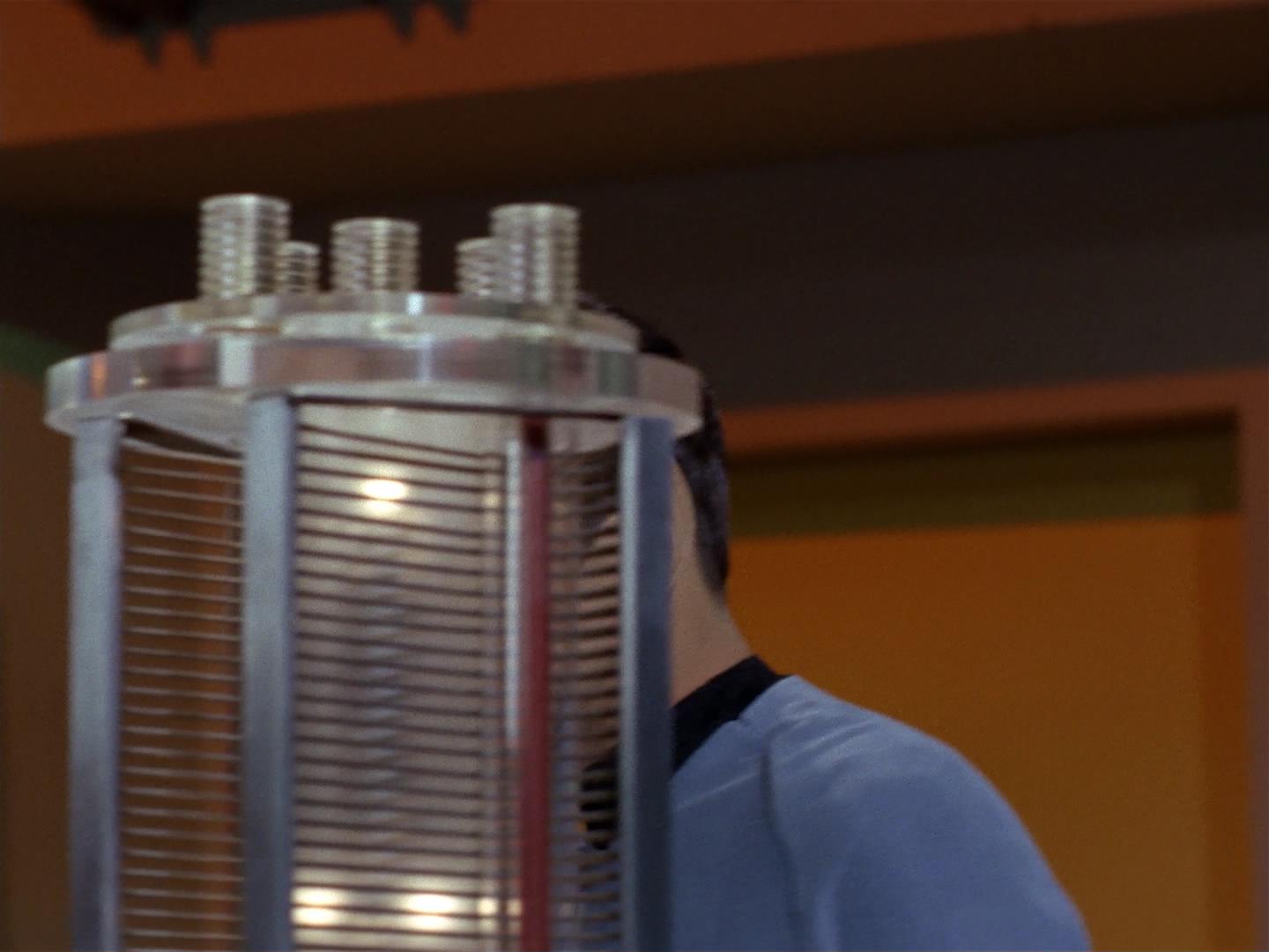 ariane179254_StarTrek_2x18_TheImmunitySyndrome_1694.jpg