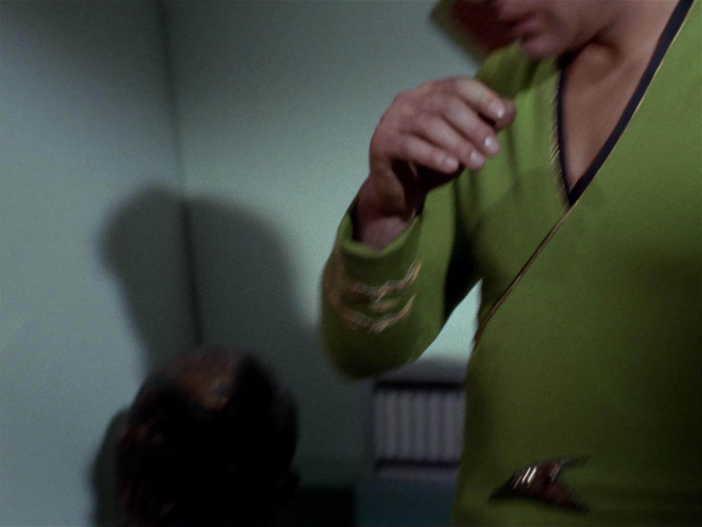 ariane179254_StarTrek_2x18_TheImmunitySyndrome_1796.jpg