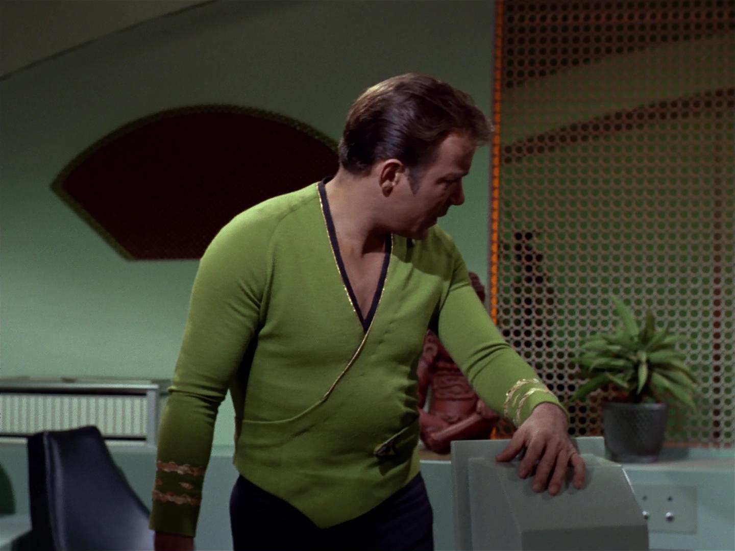 ariane179254_StarTrek_2x18_TheImmunitySyndrome_1870.jpg