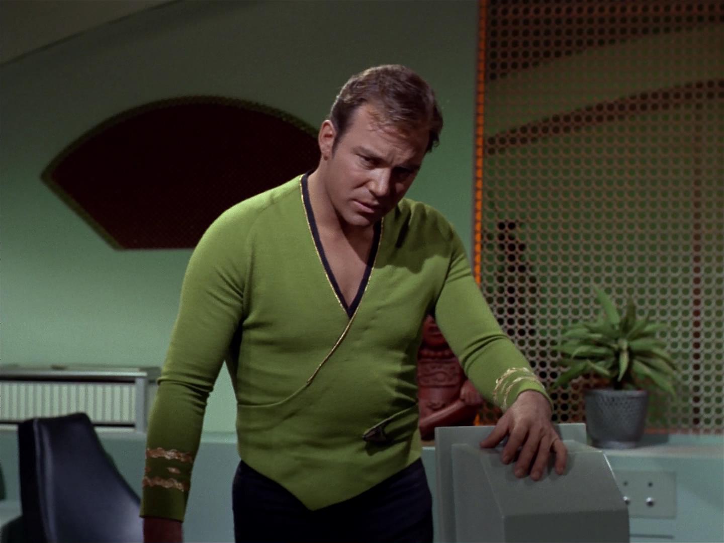 ariane179254_StarTrek_2x18_TheImmunitySyndrome_1875.jpg