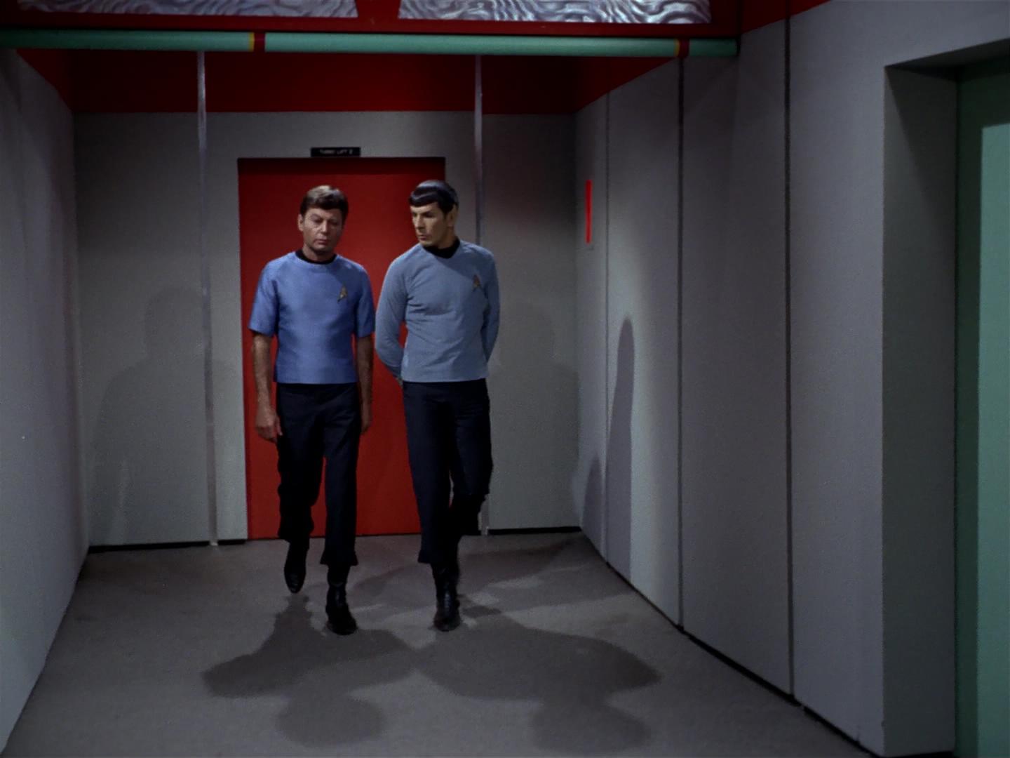 ariane179254_StarTrek_2x18_TheImmunitySyndrome_1933.jpg