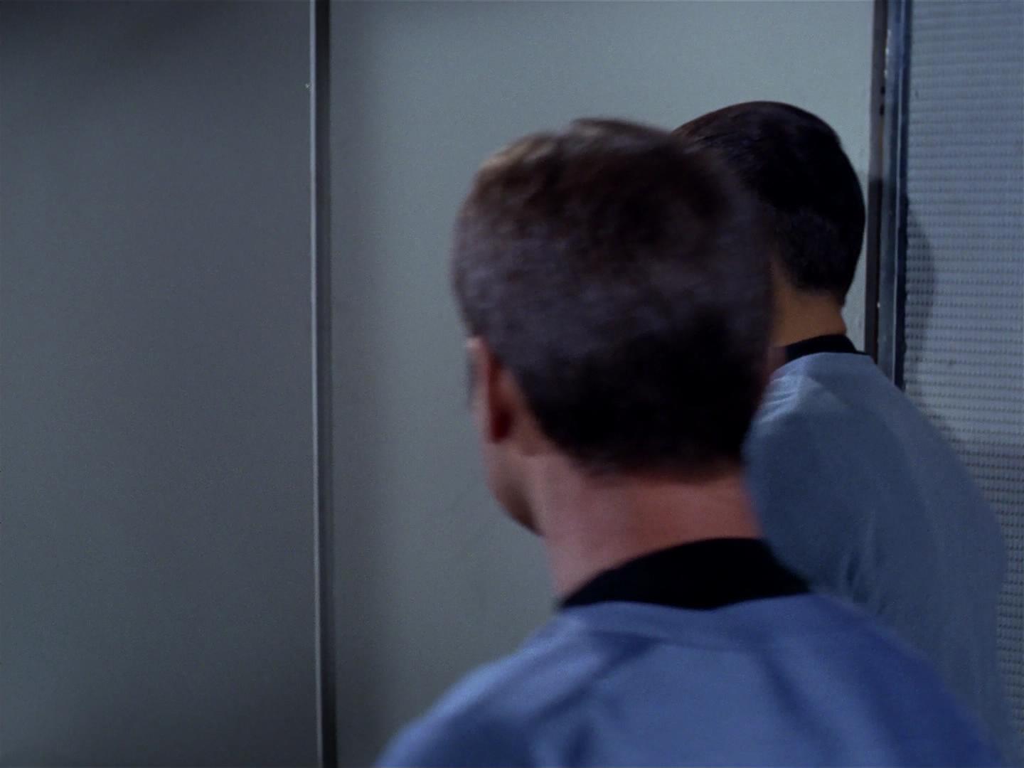 ariane179254_StarTrek_2x18_TheImmunitySyndrome_1953.jpg