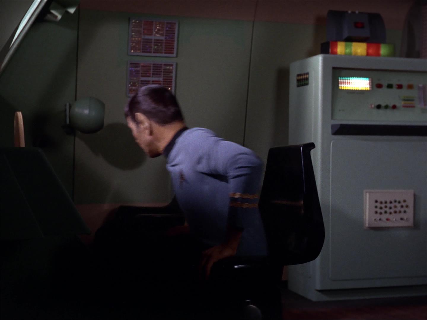 ariane179254_StarTrek_2x18_TheImmunitySyndrome_2036.jpg