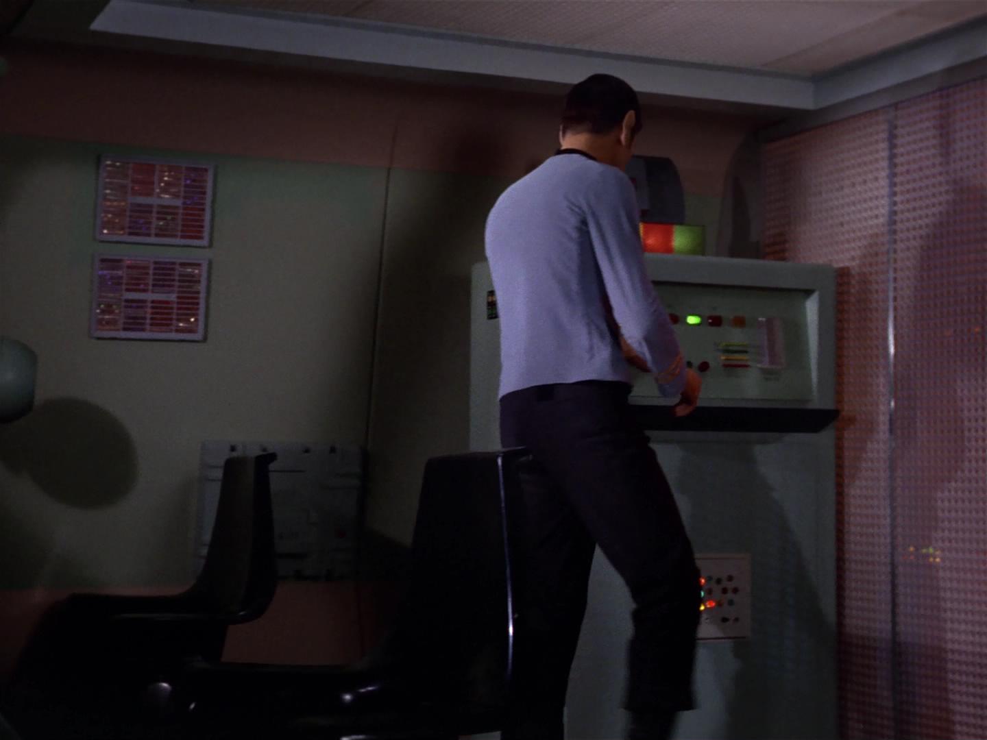 ariane179254_StarTrek_2x18_TheImmunitySyndrome_2039.jpg