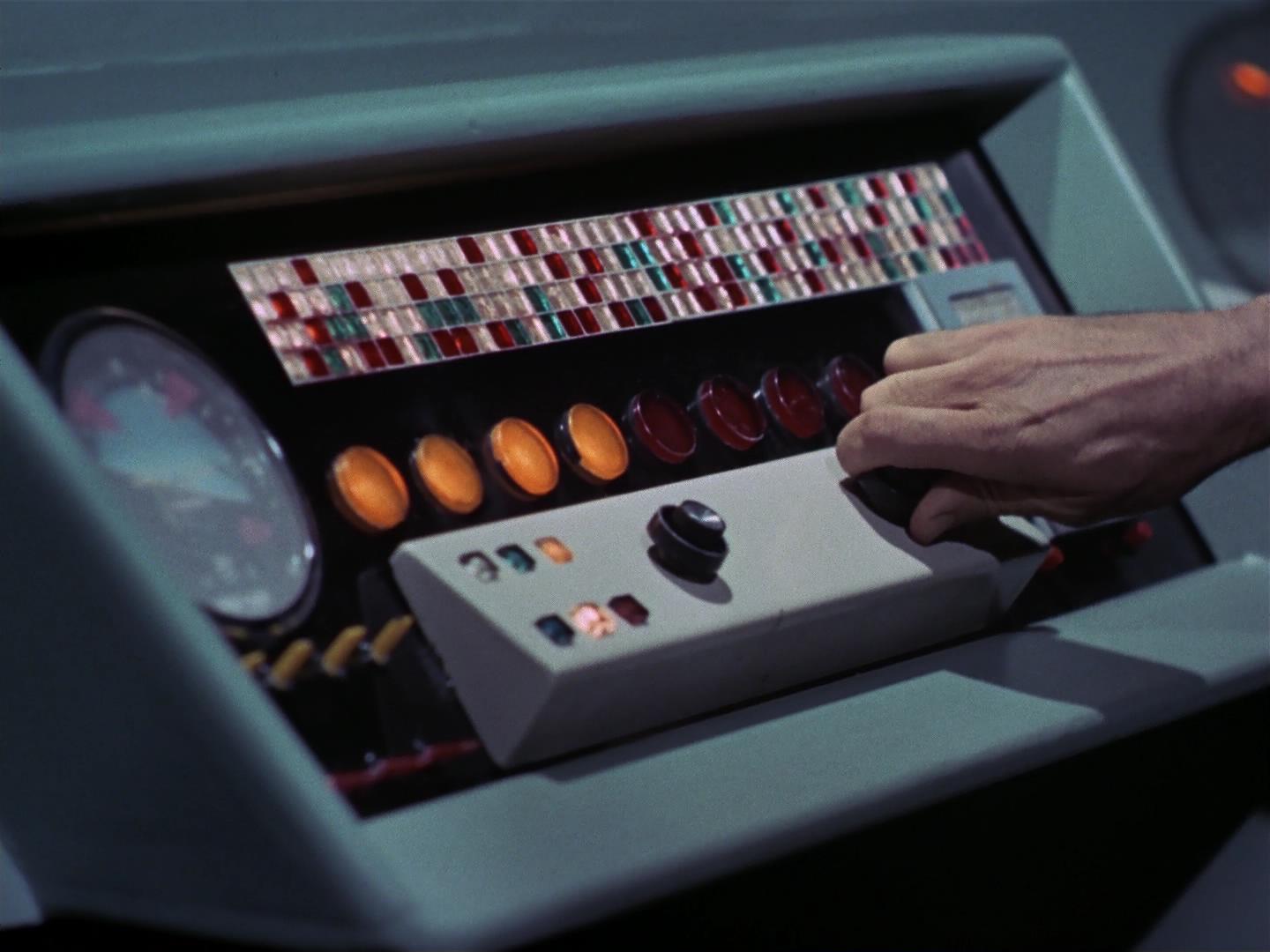 ariane179254_StarTrek_2x18_TheImmunitySyndrome_2092.jpg
