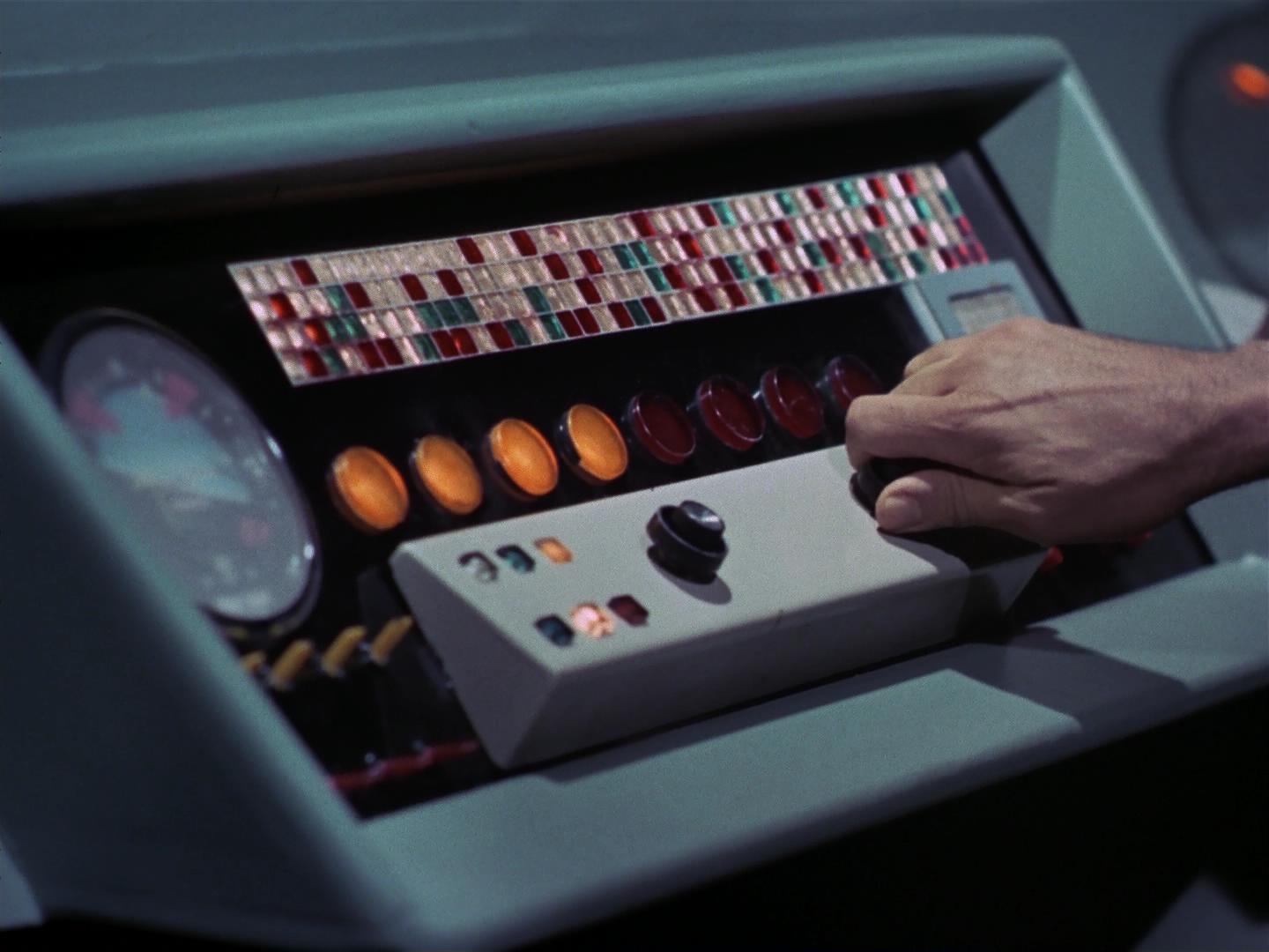 ariane179254_StarTrek_2x18_TheImmunitySyndrome_2093.jpg