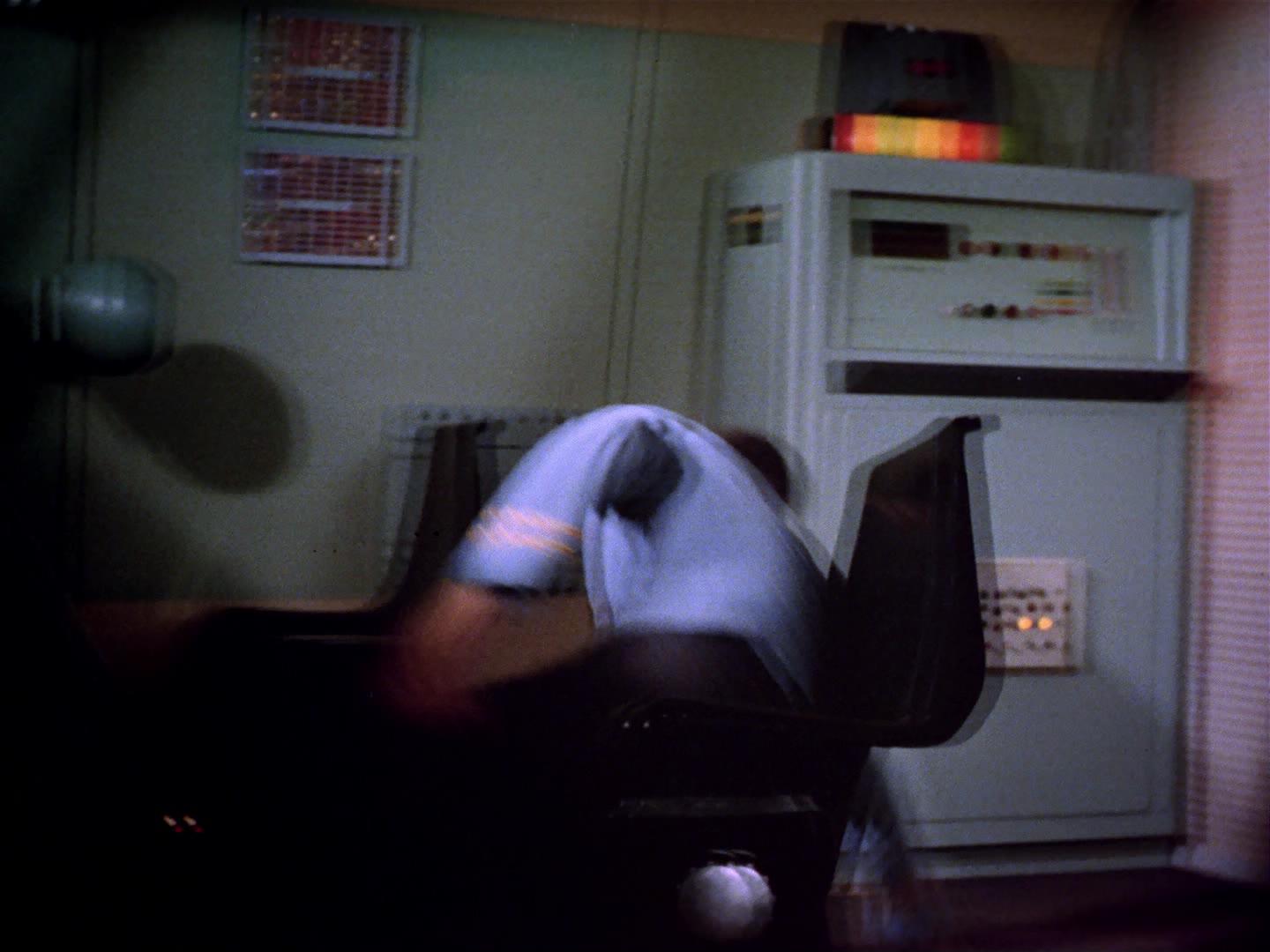 ariane179254_StarTrek_2x18_TheImmunitySyndrome_2113.jpg
