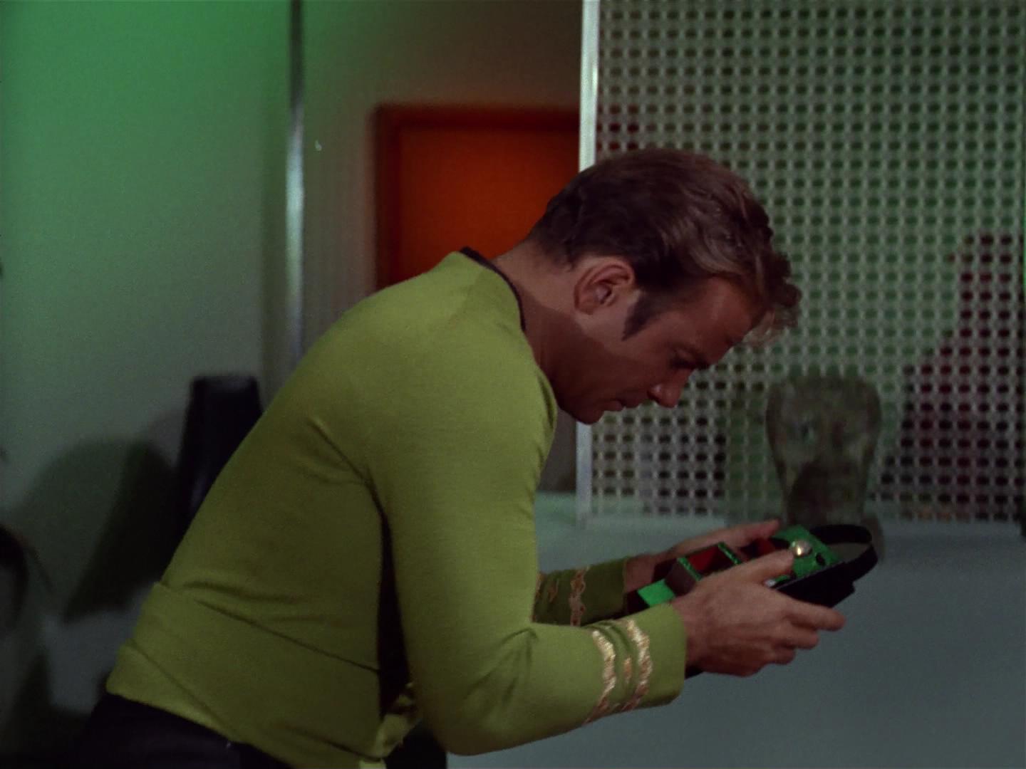 ariane179254_StarTrek_2x18_TheImmunitySyndrome_2422.jpg