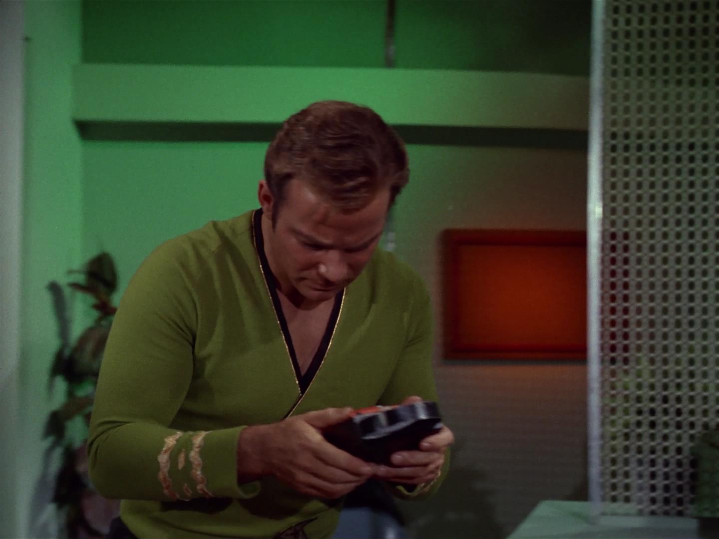 ariane179254_StarTrek_2x18_TheImmunitySyndrome_2423.jpg