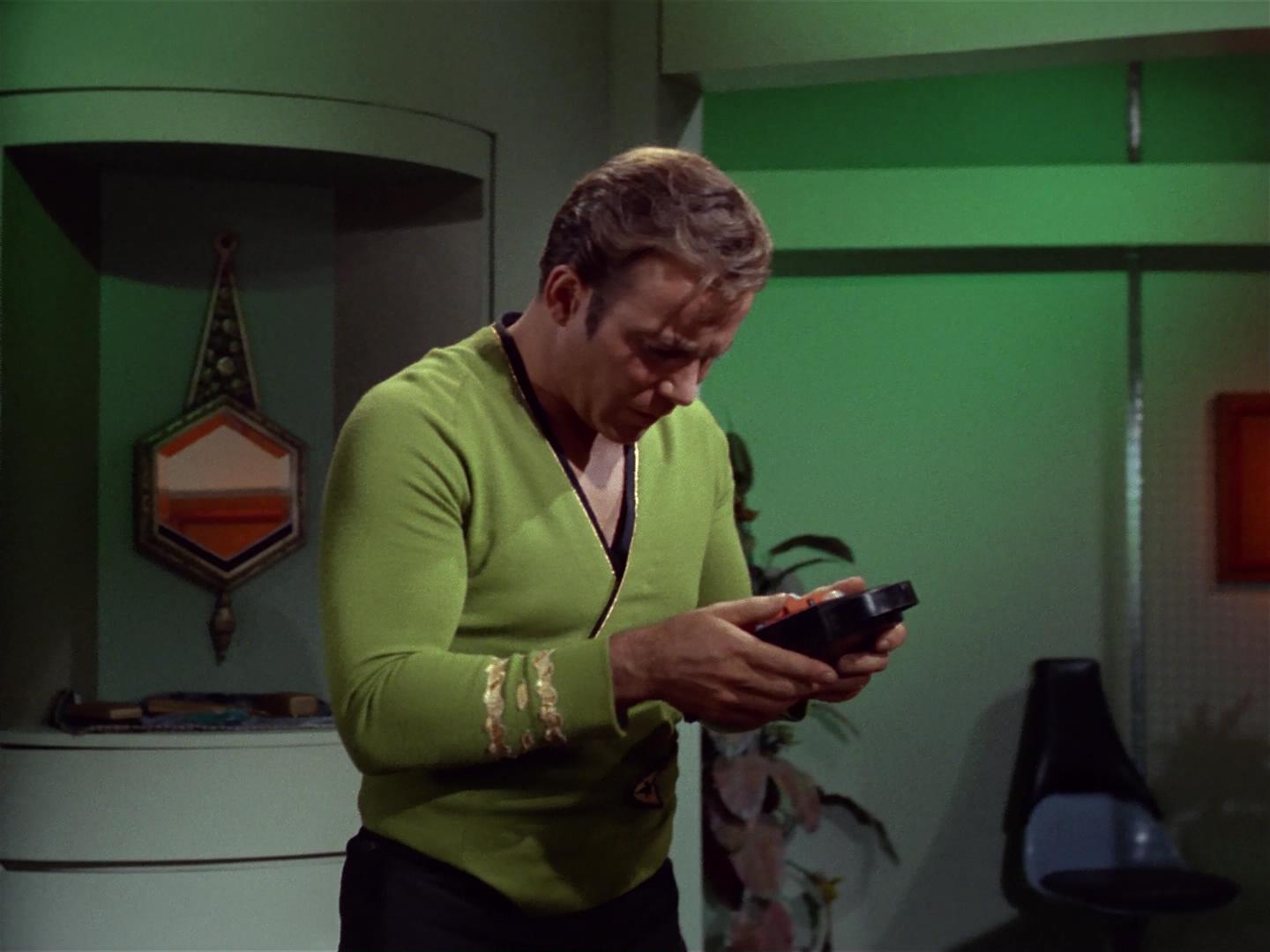 ariane179254_StarTrek_2x18_TheImmunitySyndrome_2426.jpg