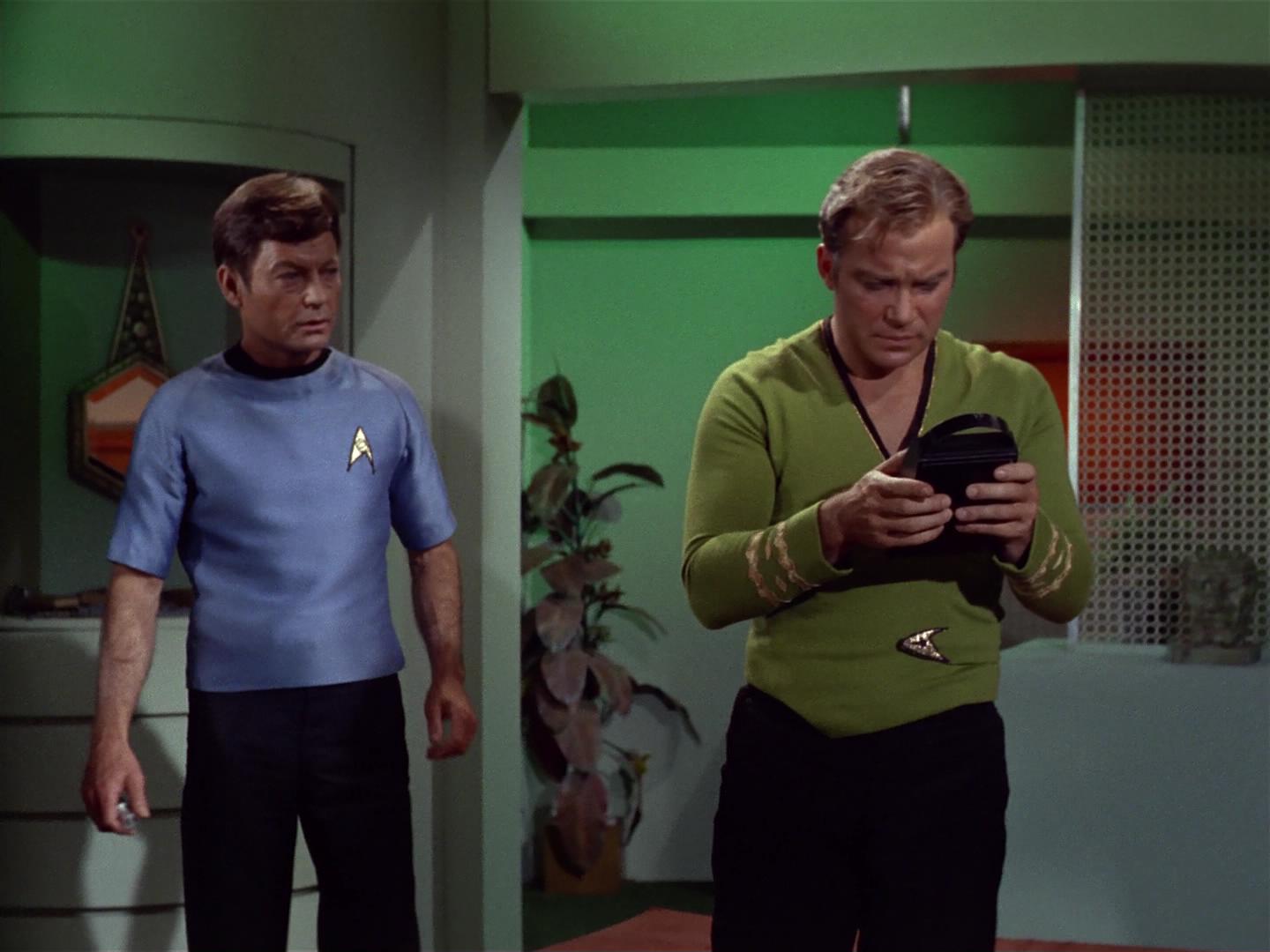 ariane179254_StarTrek_2x18_TheImmunitySyndrome_2431.jpg