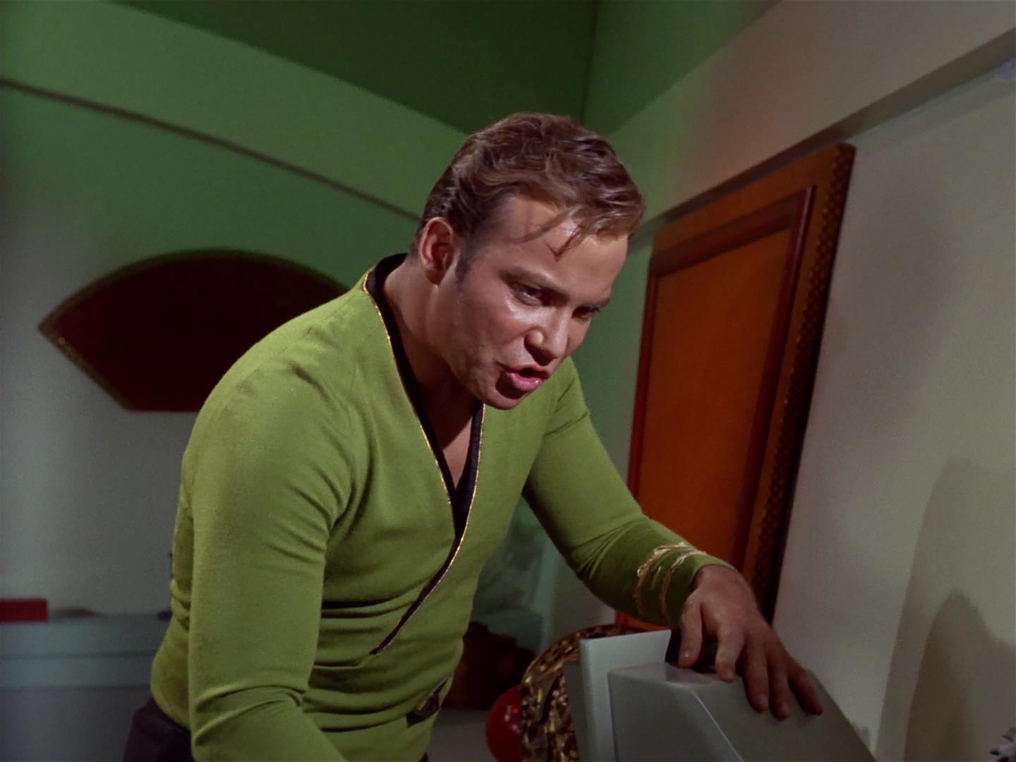 ariane179254_StarTrek_2x18_TheImmunitySyndrome_2524.jpg