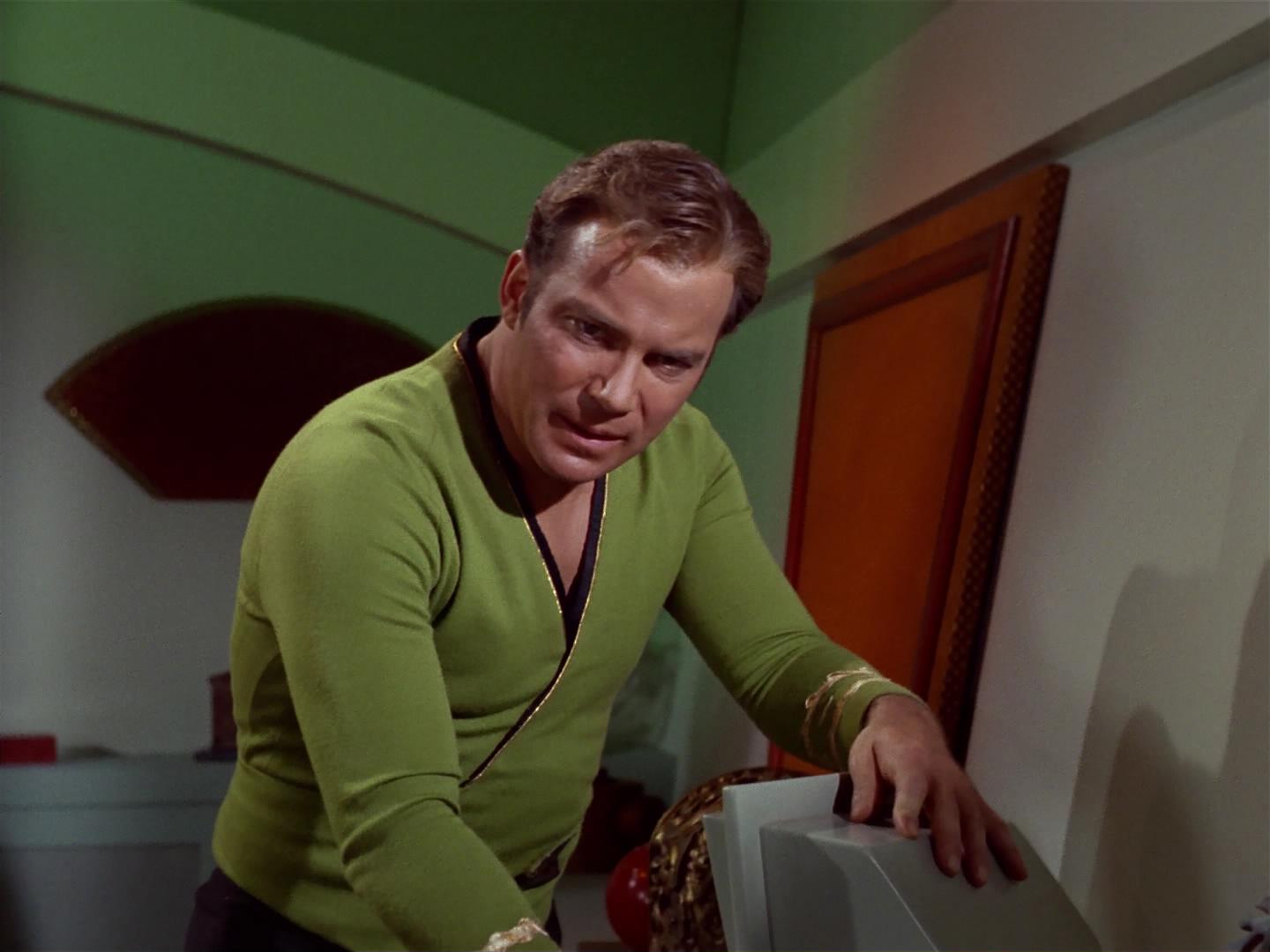 ariane179254_StarTrek_2x18_TheImmunitySyndrome_2525.jpg