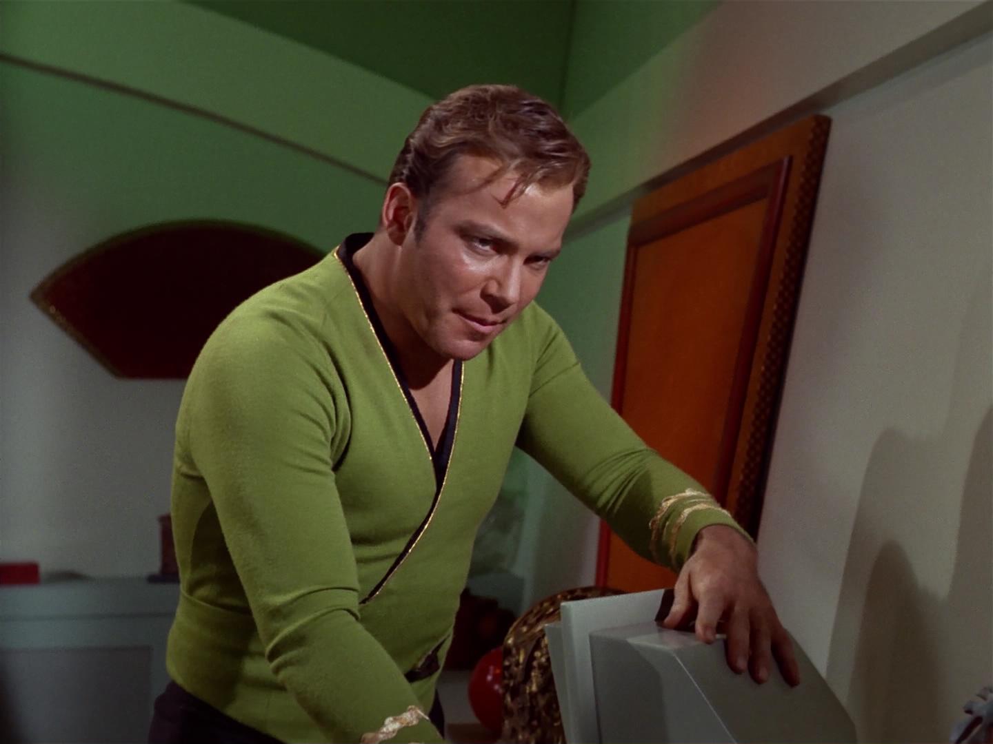 ariane179254_StarTrek_2x18_TheImmunitySyndrome_2527.jpg