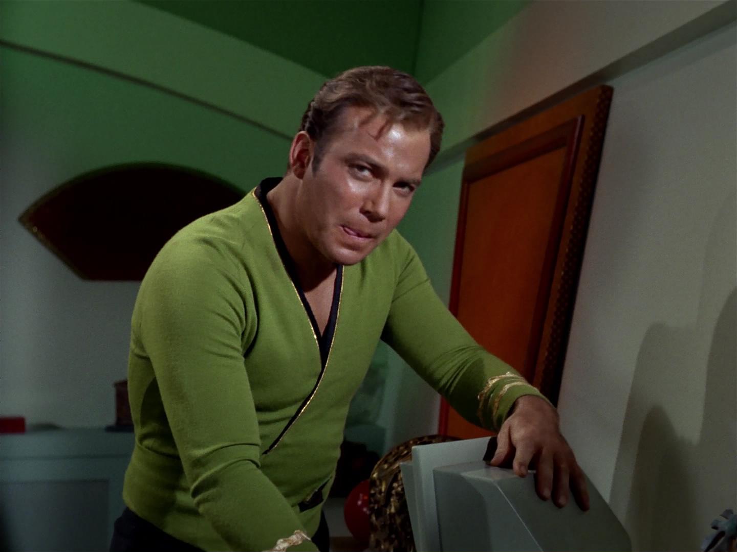 ariane179254_StarTrek_2x18_TheImmunitySyndrome_2539.jpg