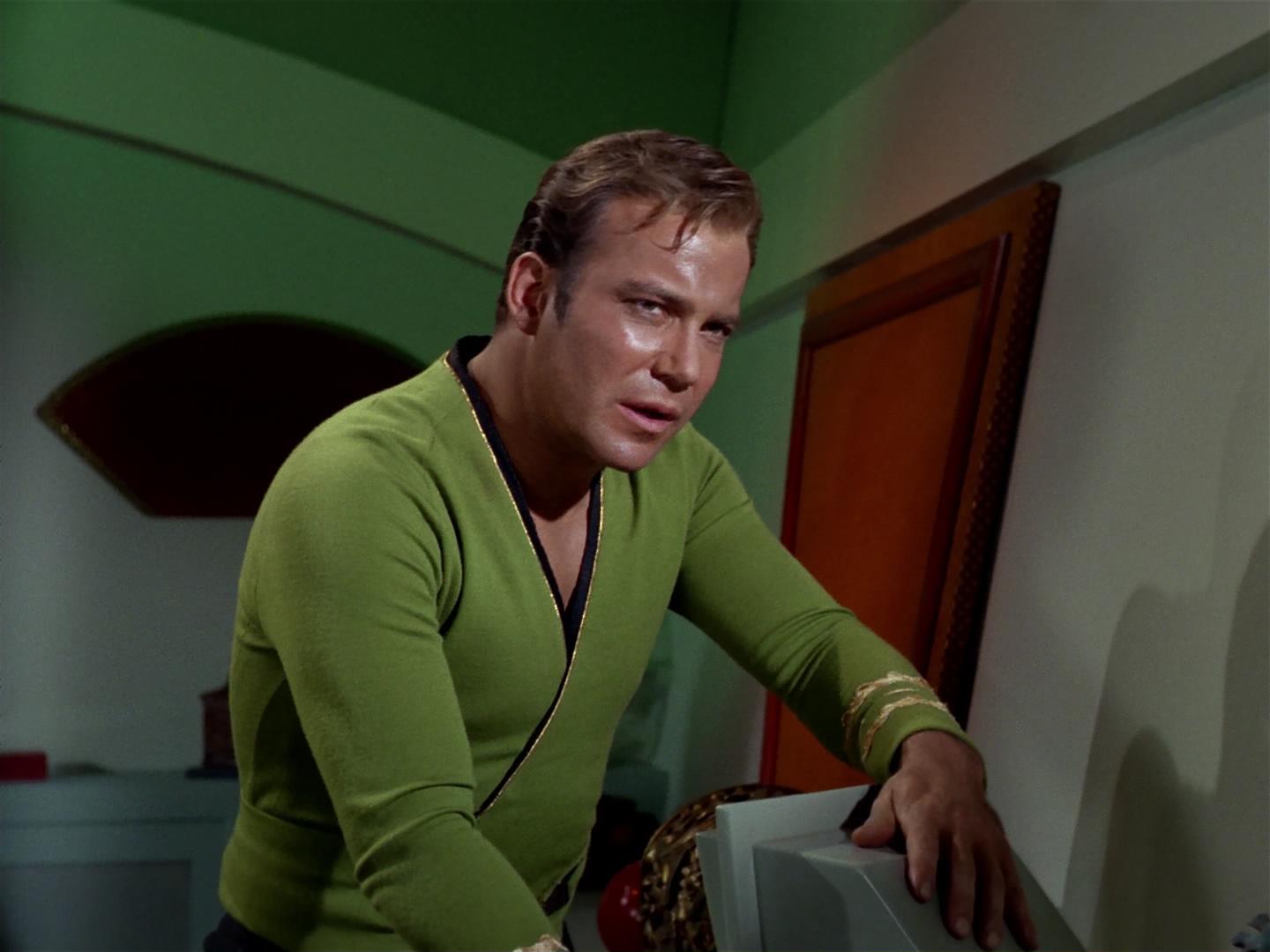 ariane179254_StarTrek_2x18_TheImmunitySyndrome_2543.jpg
