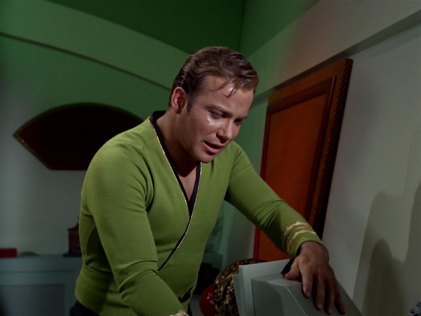 ariane179254_StarTrek_2x18_TheImmunitySyndrome_2554.jpg