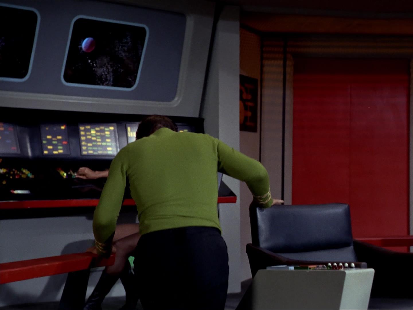 ariane179254_StarTrek_2x18_TheImmunitySyndrome_2783.jpg