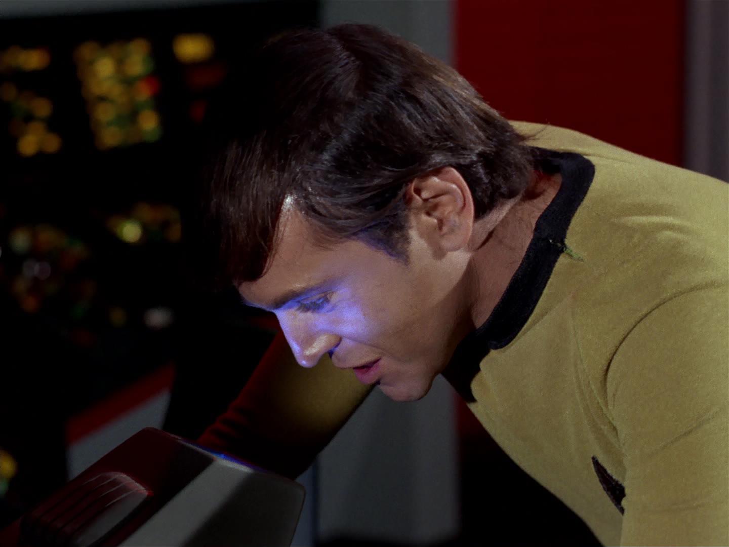 ariane179254_StarTrek_2x18_TheImmunitySyndrome_3143.jpg