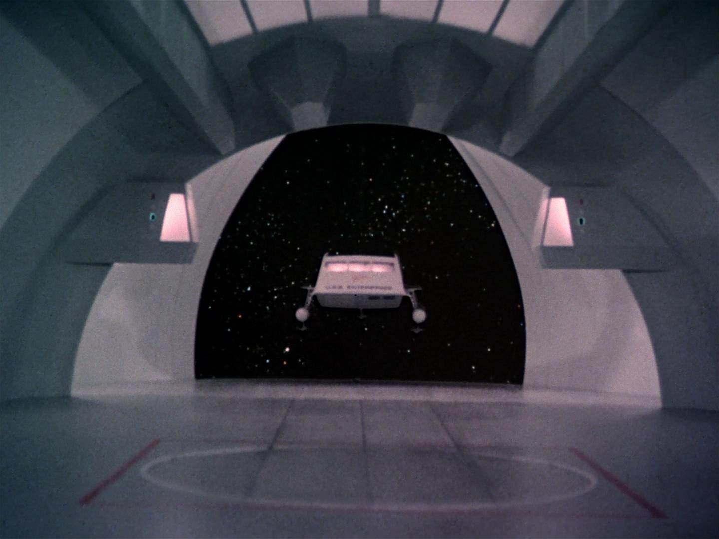 ariane179254_StarTrek_2x18_TheImmunitySyndrome_3199.jpg