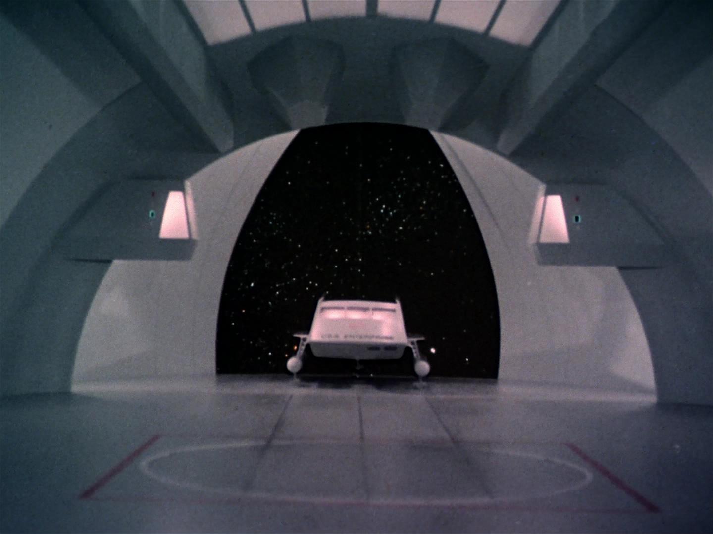 ariane179254_StarTrek_2x18_TheImmunitySyndrome_3202.jpg