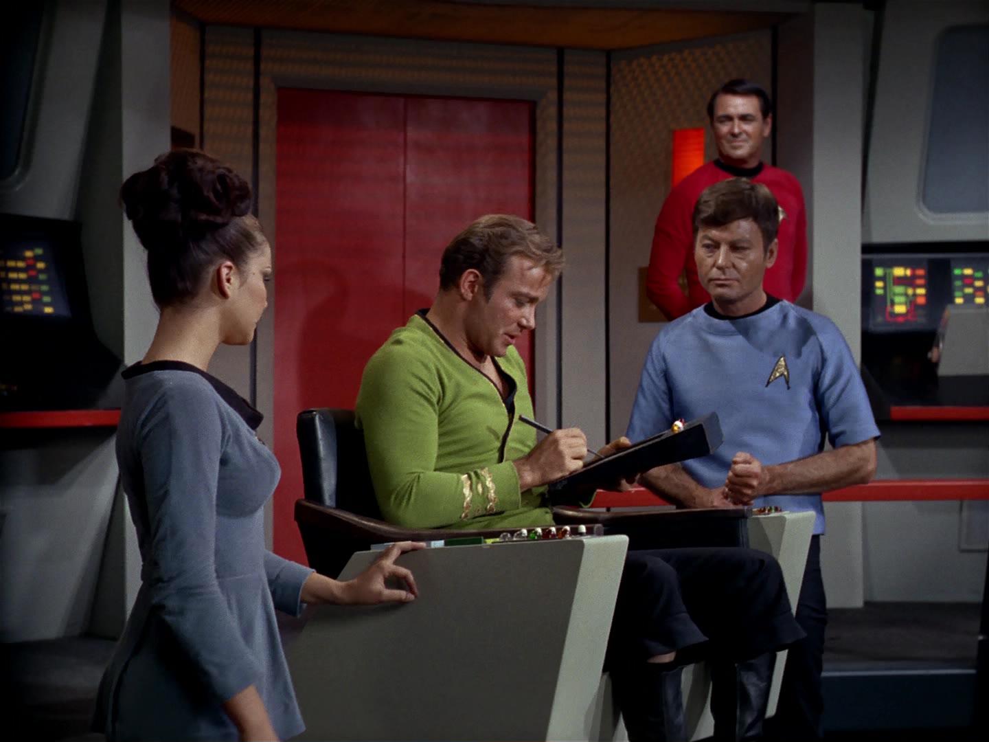 ariane179254_StarTrek_2x18_TheImmunitySyndrome_3221.jpg