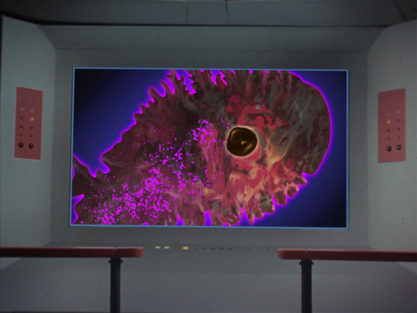 ariane179254_StarTrek_2x18_TheImmunitySyndrome-NewEffects_1732.jpg
