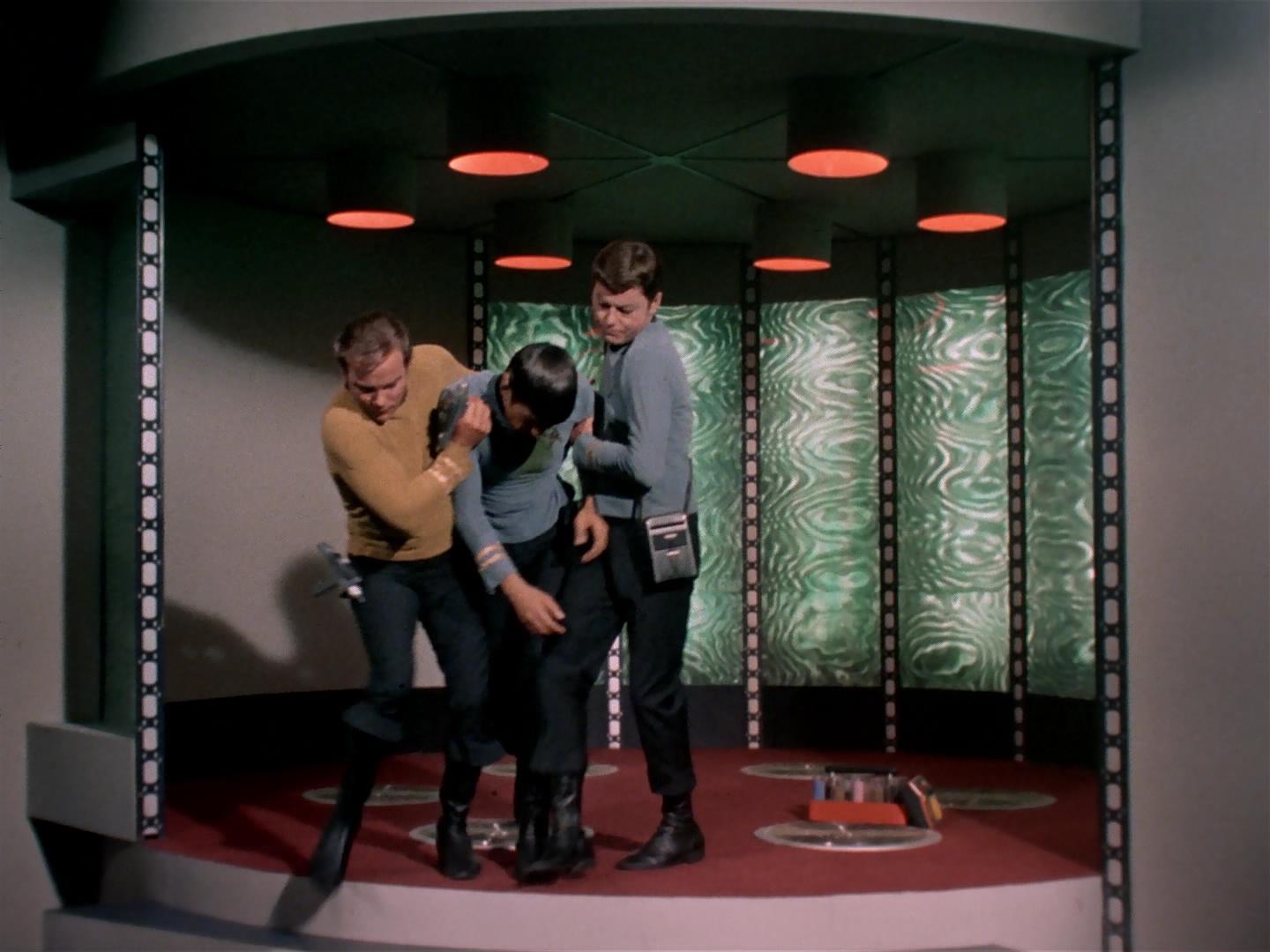 ariane179254_StarTrek_2x19_APrivateLittleWar_0311.jpg