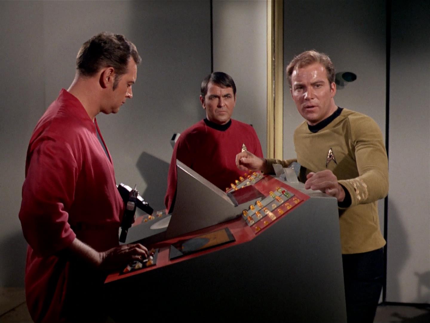 ariane179254_StarTrek_2x19_APrivateLittleWar_0349.jpg