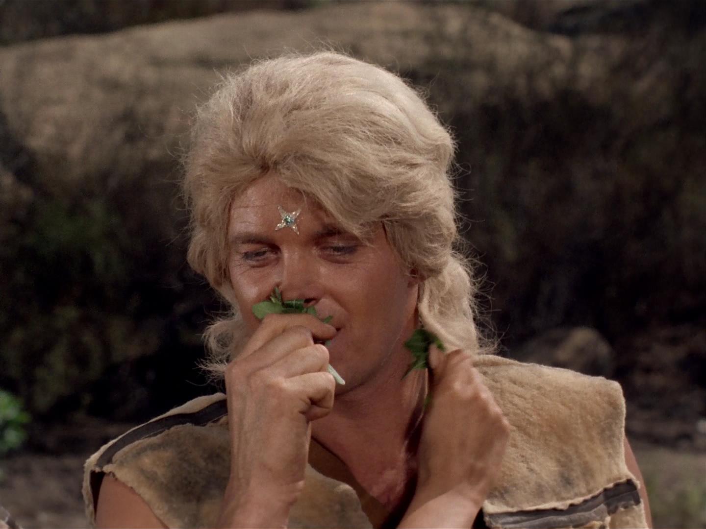 ariane179254_StarTrek_2x19_APrivateLittleWar_0941.jpg