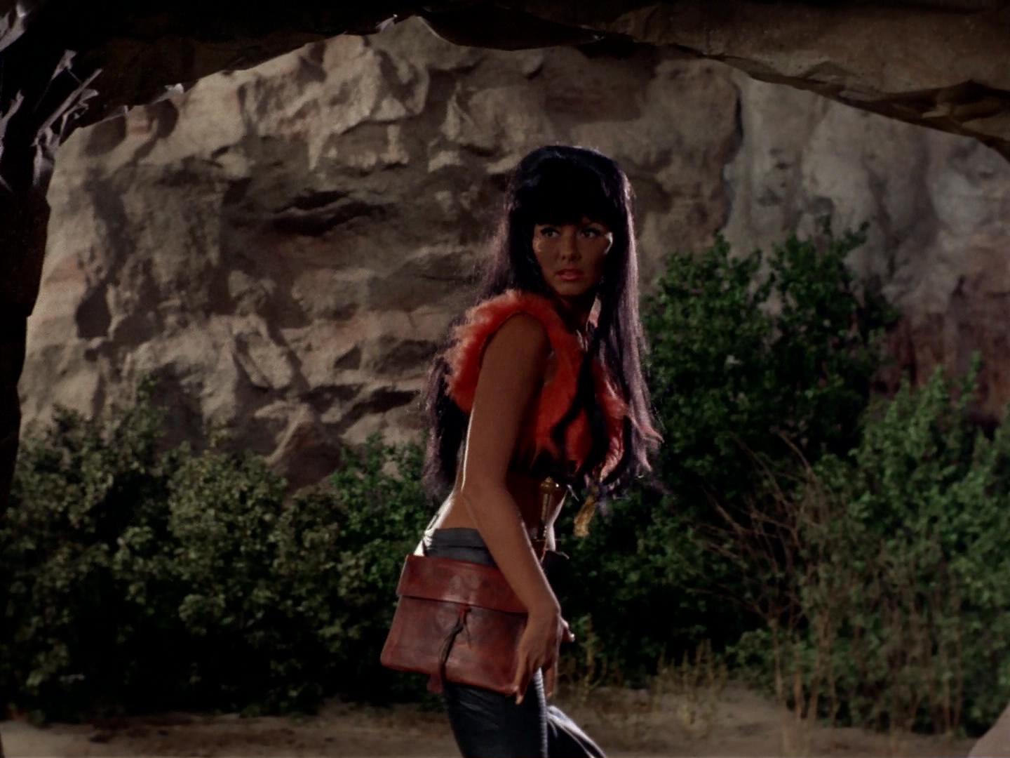 ariane179254_StarTrek_2x19_APrivateLittleWar_1064.jpg