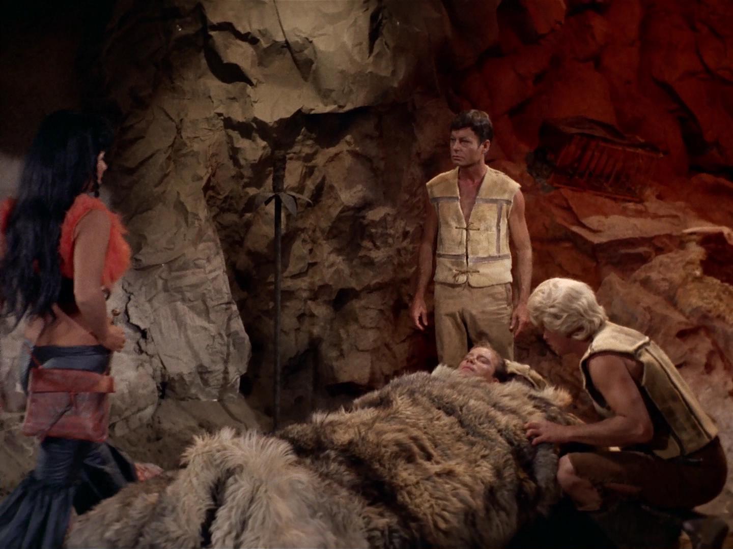 ariane179254_StarTrek_2x19_APrivateLittleWar_1197.jpg