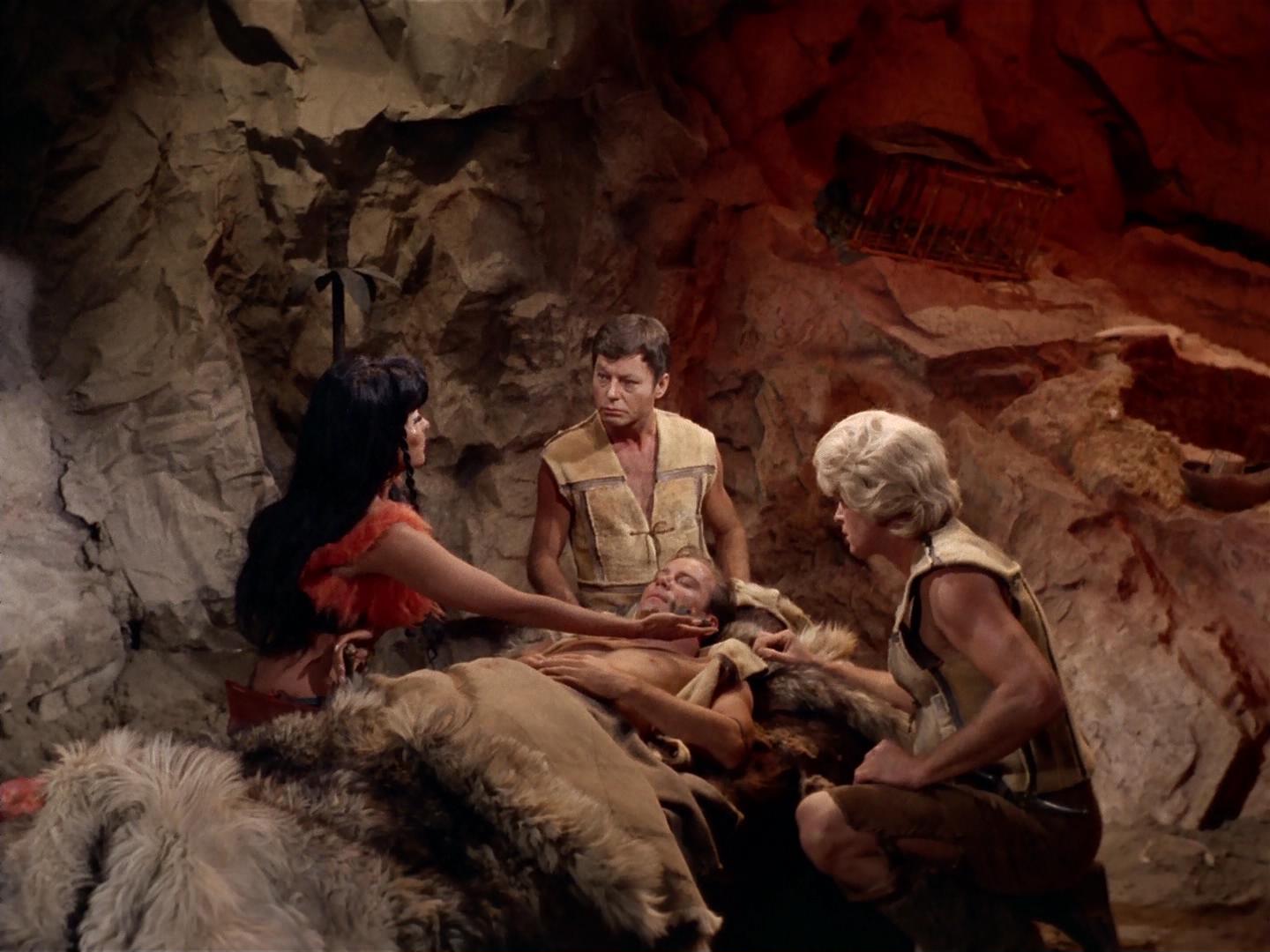 ariane179254_StarTrek_2x19_APrivateLittleWar_1223.jpg
