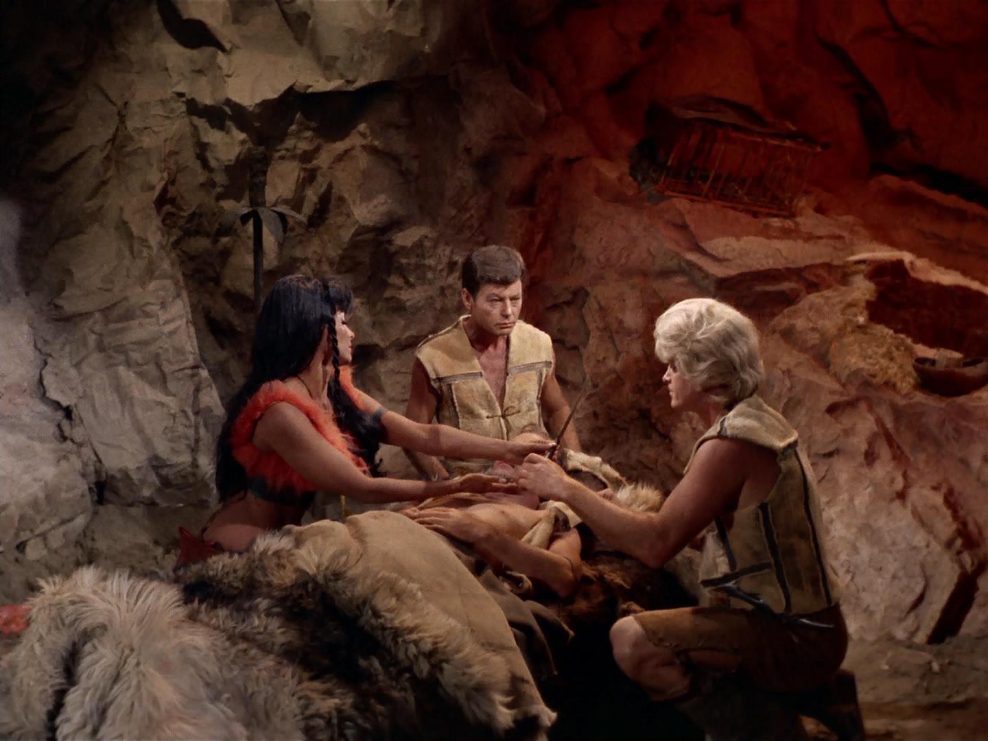 ariane179254_StarTrek_2x19_APrivateLittleWar_1227.jpg