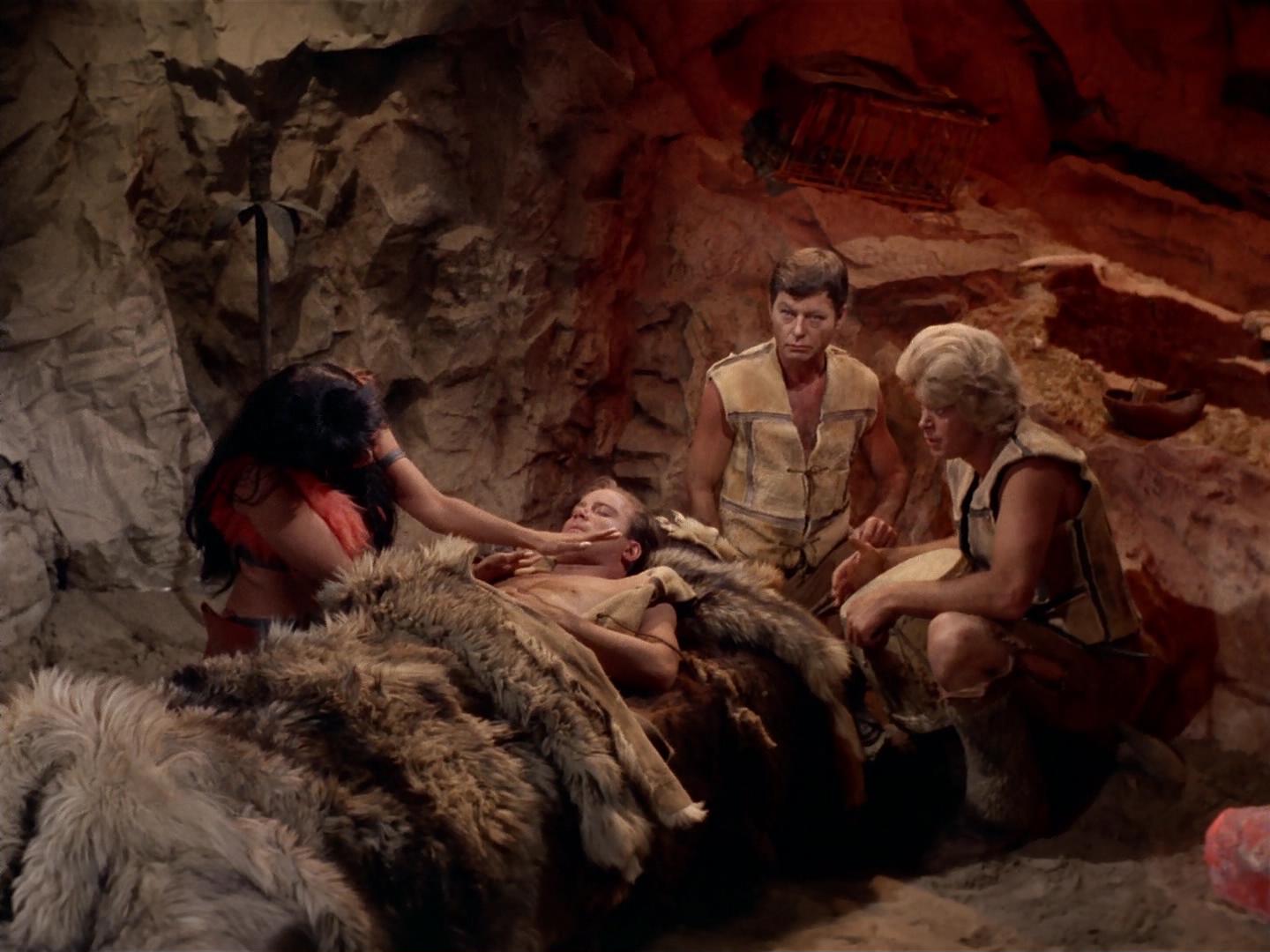 ariane179254_StarTrek_2x19_APrivateLittleWar_1246.jpg