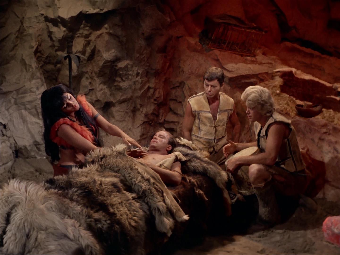 ariane179254_StarTrek_2x19_APrivateLittleWar_1247.jpg