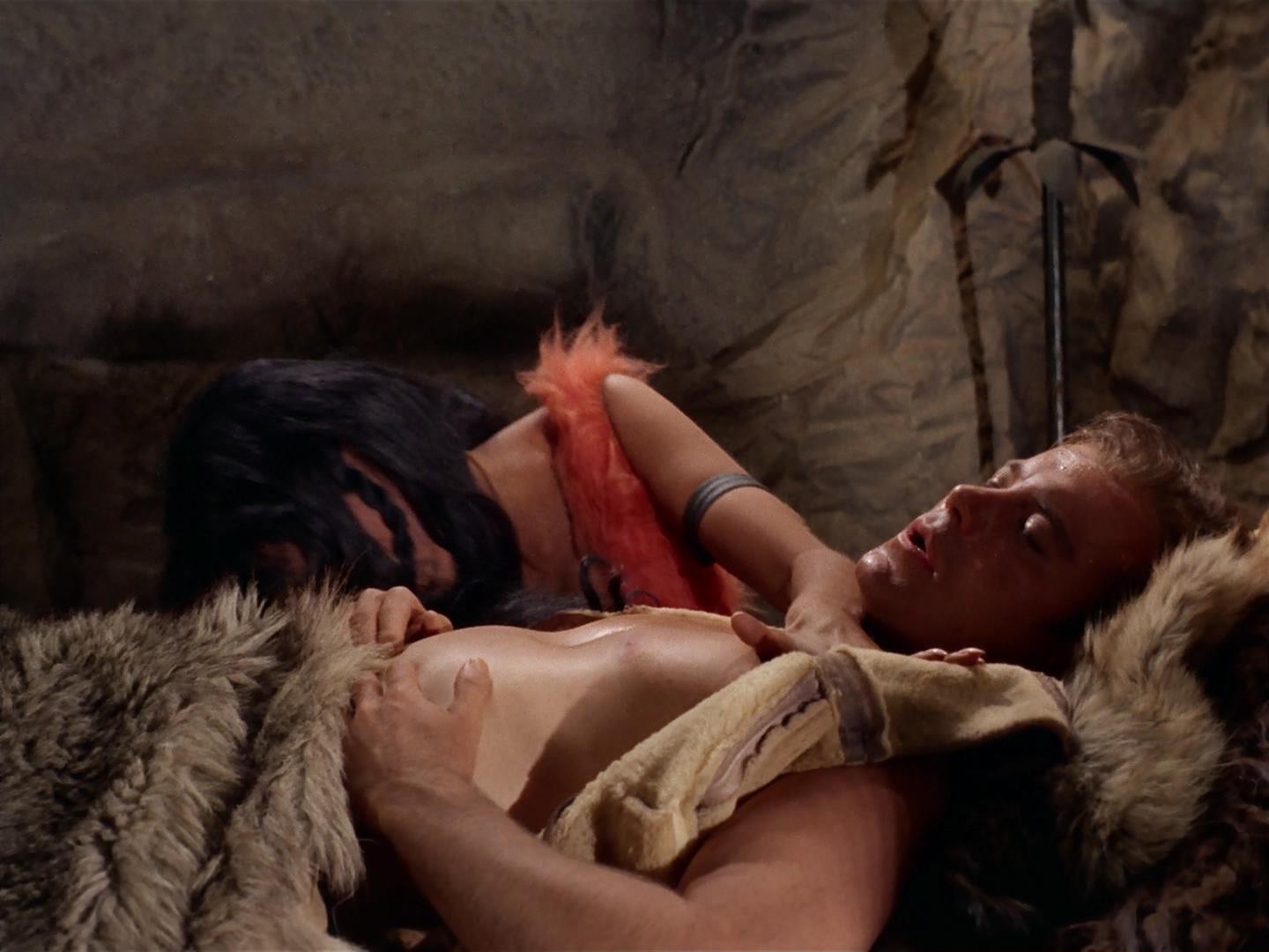 ariane179254_StarTrek_2x19_APrivateLittleWar_1316.jpg