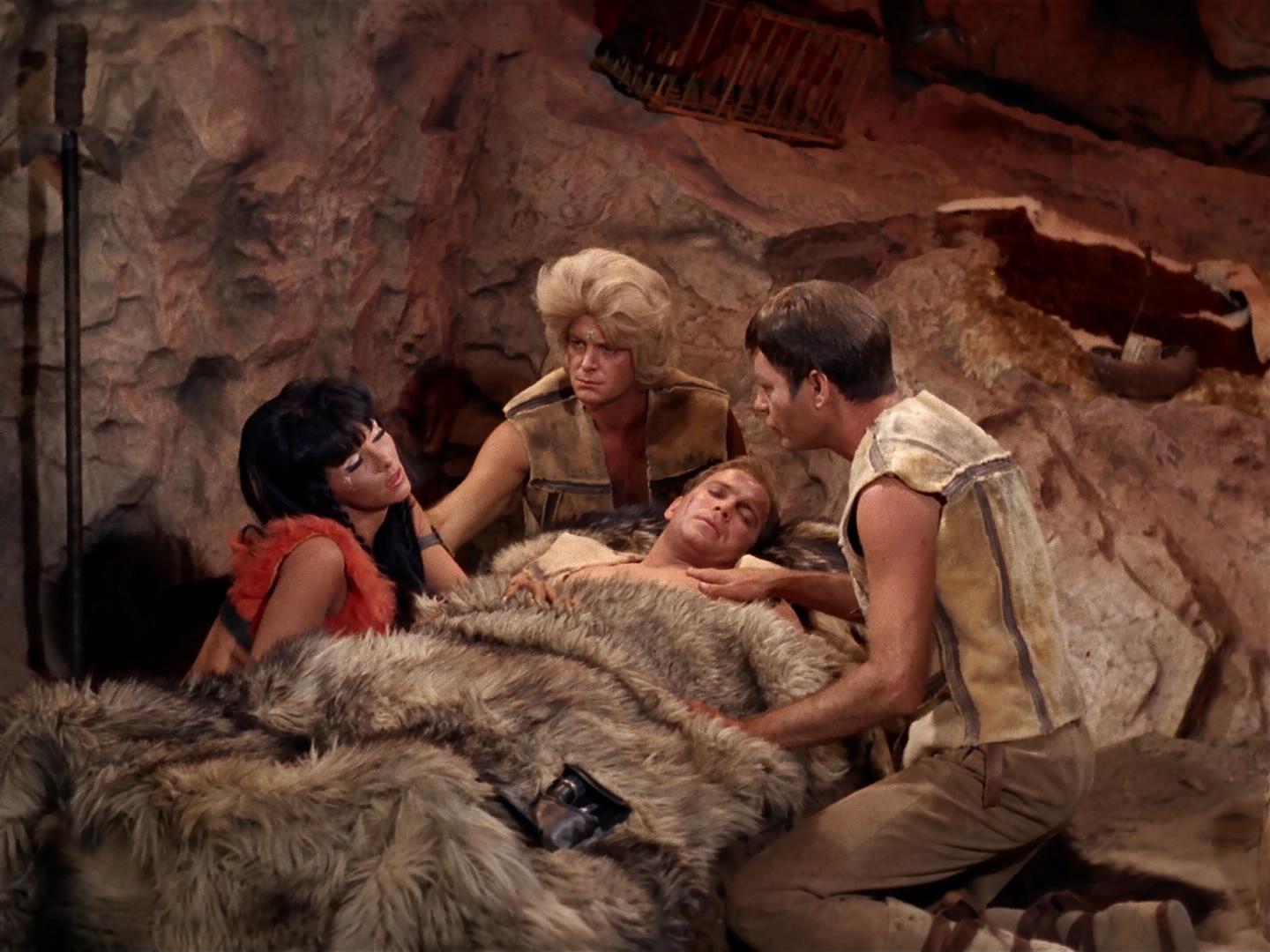 ariane179254_StarTrek_2x19_APrivateLittleWar_1412.jpg