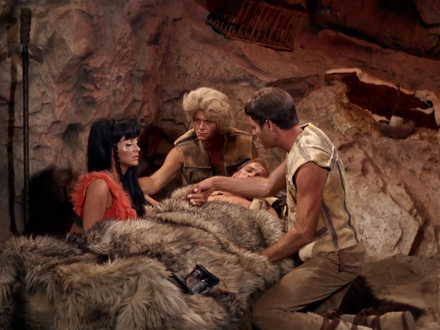 ariane179254_StarTrek_2x19_APrivateLittleWar_1415.jpg